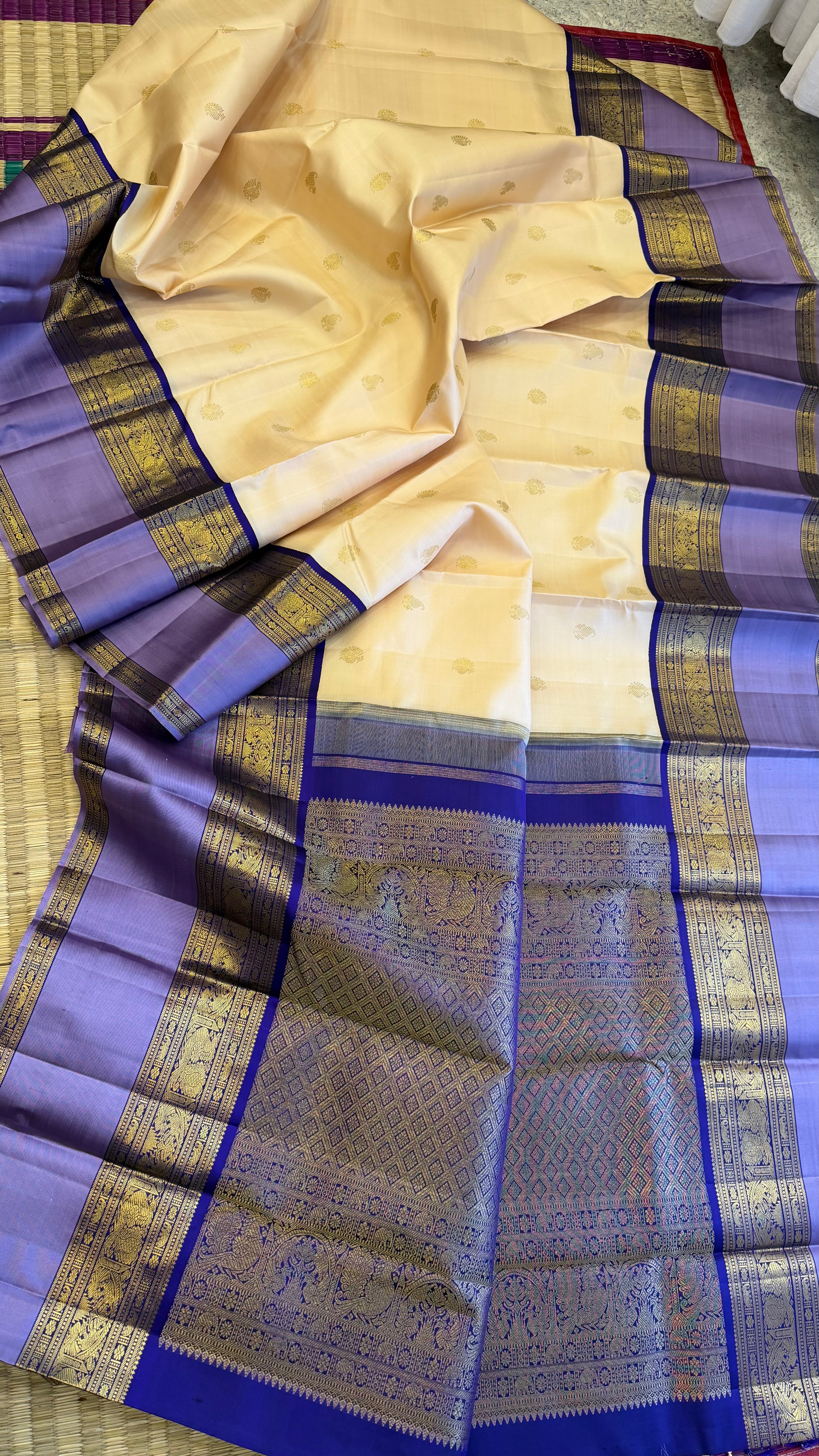 Off white Vintage Kai Korvai / Kanjipuram silk