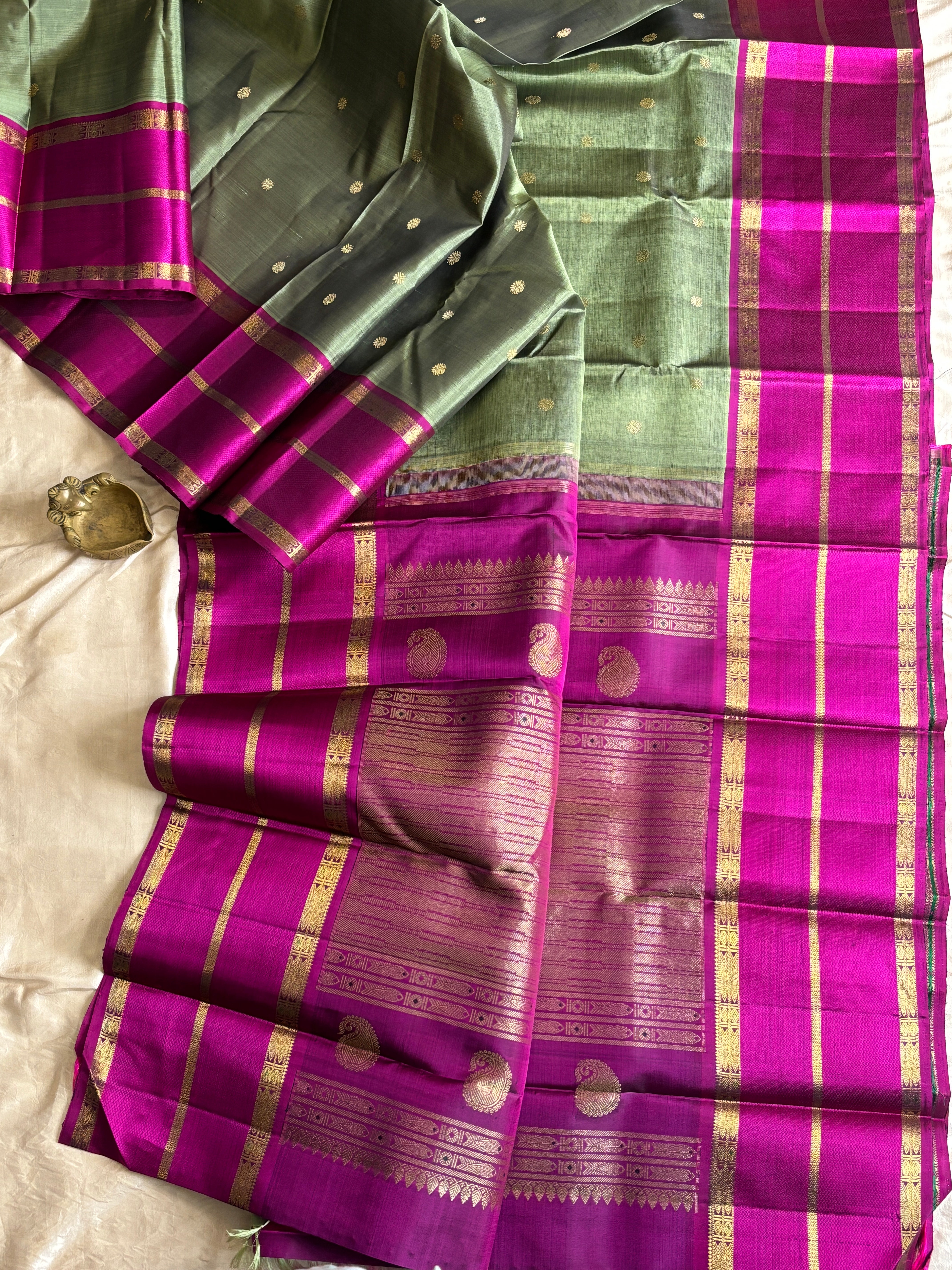 Mehendi green with pink fish pet  simple kanjipuram silk