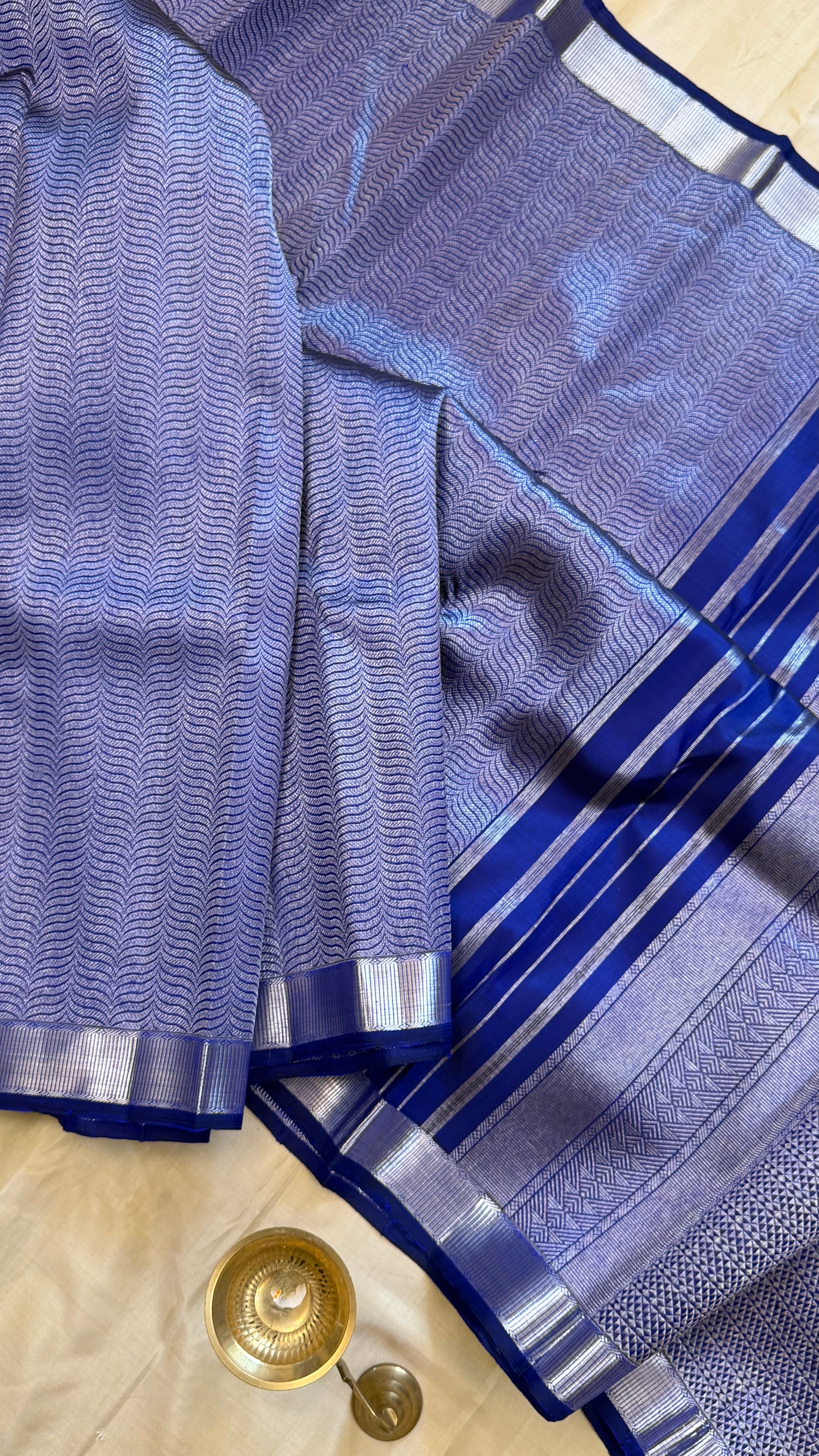 Blue silver vanki pattern / Kanjipuram Silk