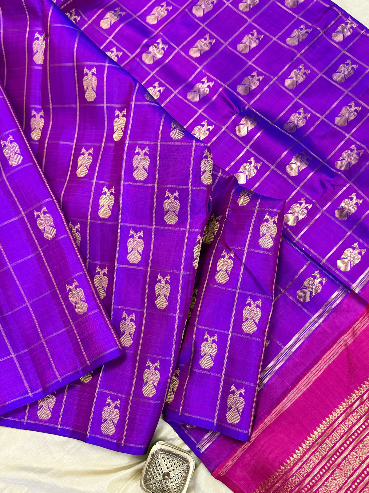 Majenta body with pure Zari Kattam  irutalaipakshi butta /kanjipuram silk saree clsa 12171