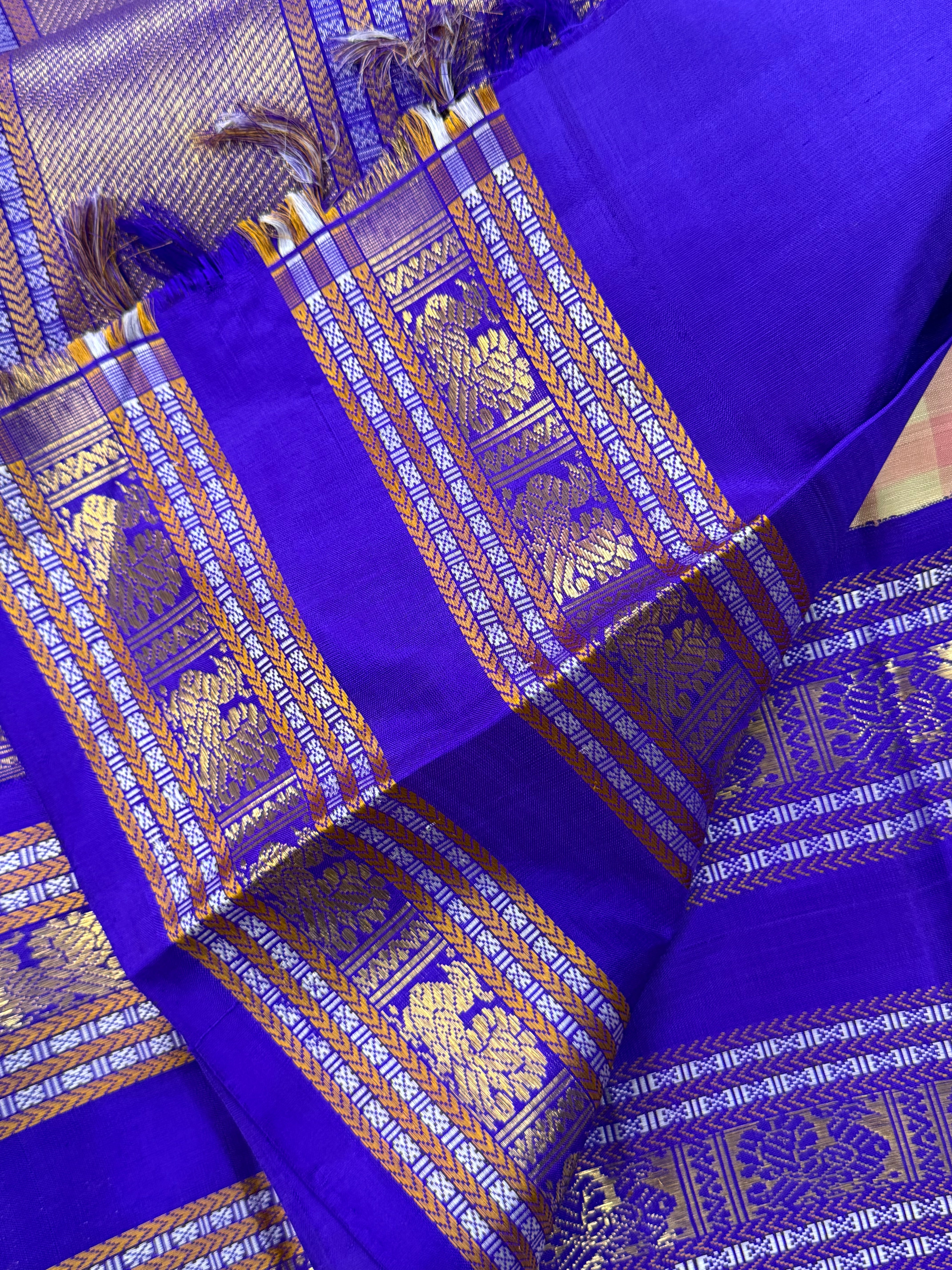 Master weaver - vintage kattam and rettapet border peacock pallu / Kanjipuram Silk