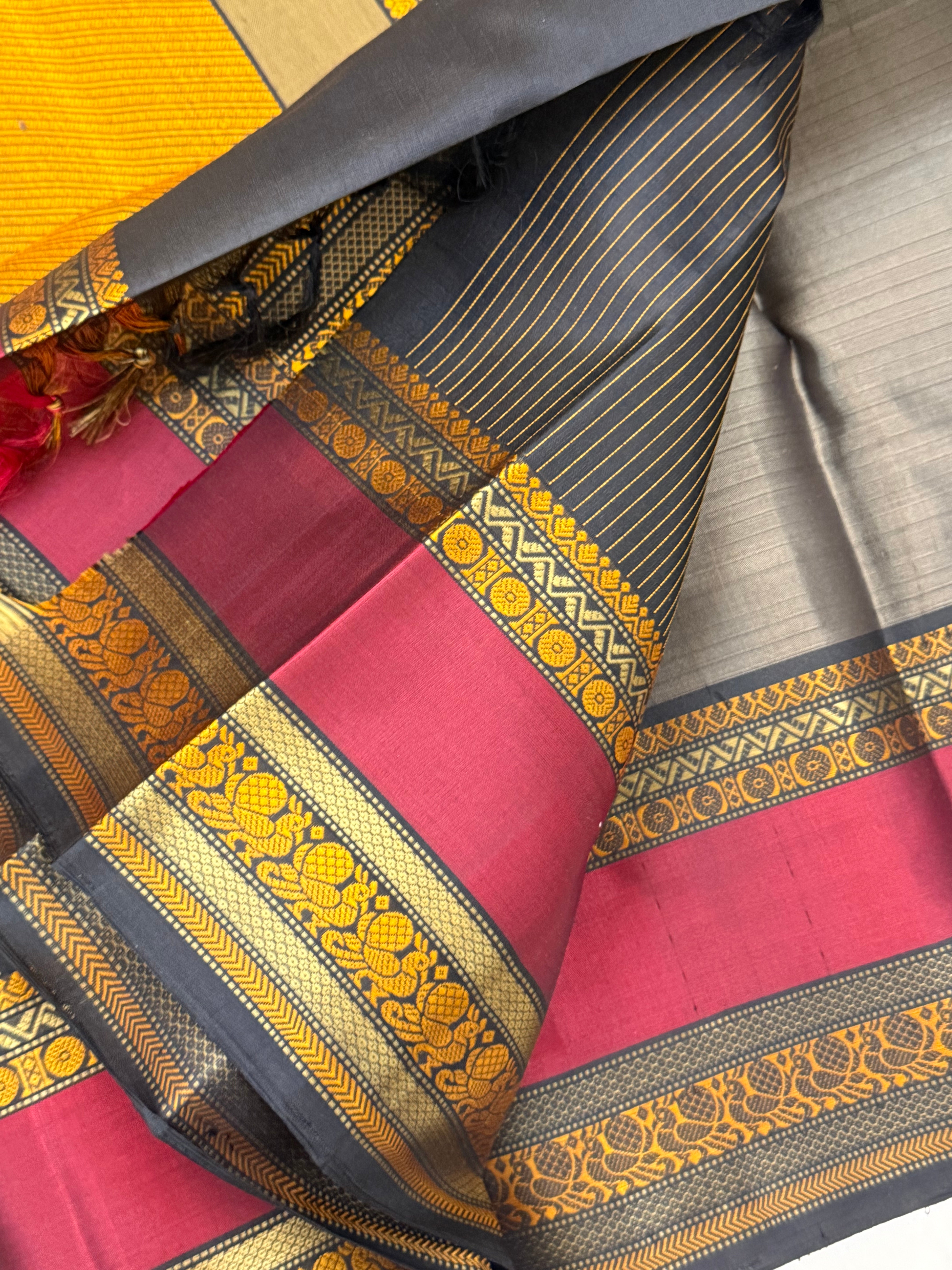 Grey annam butta / Varnangal Thread work  / CLSA 11259