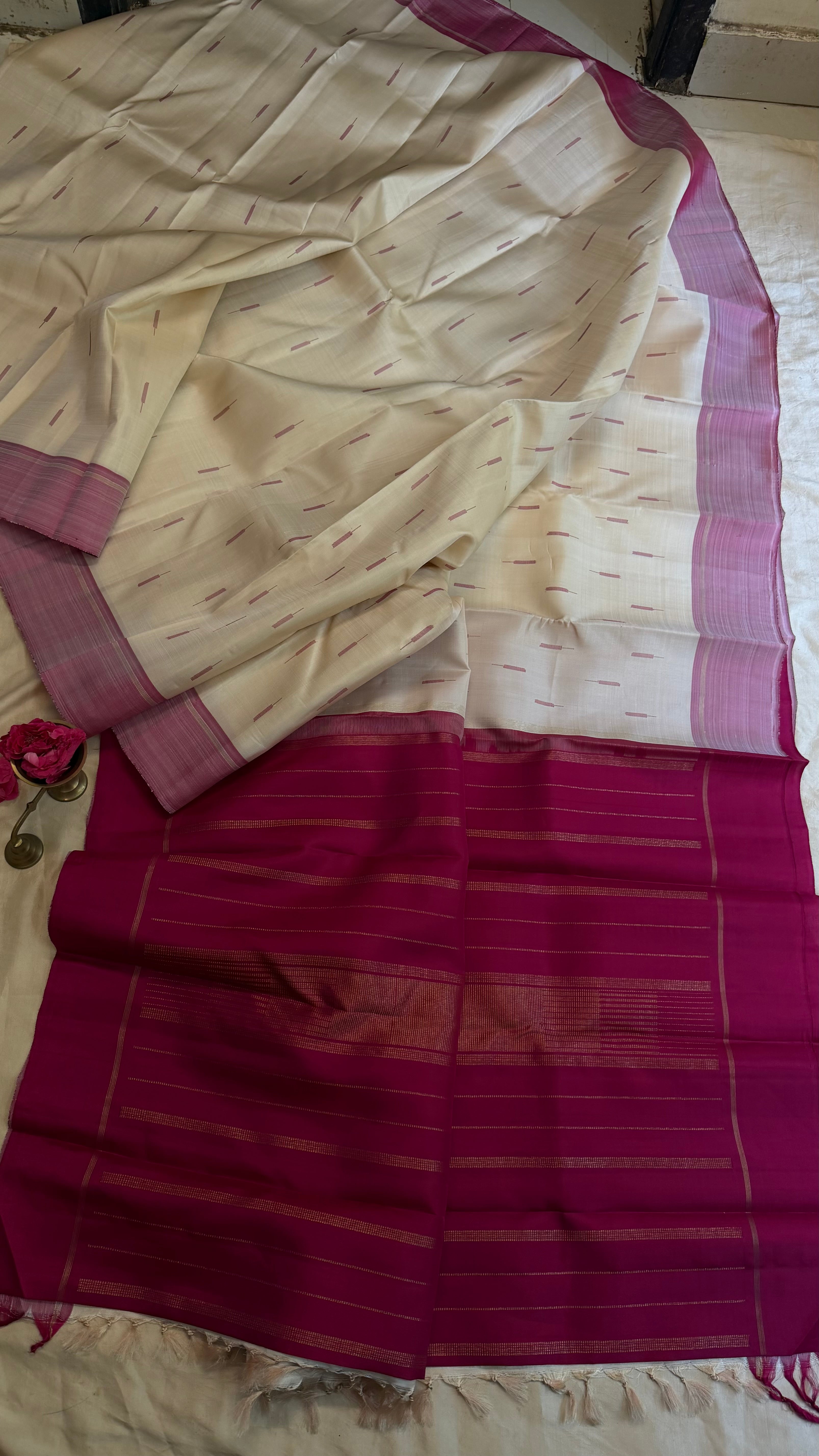 Venpattu series malli Butta / Kanjipuram silk.