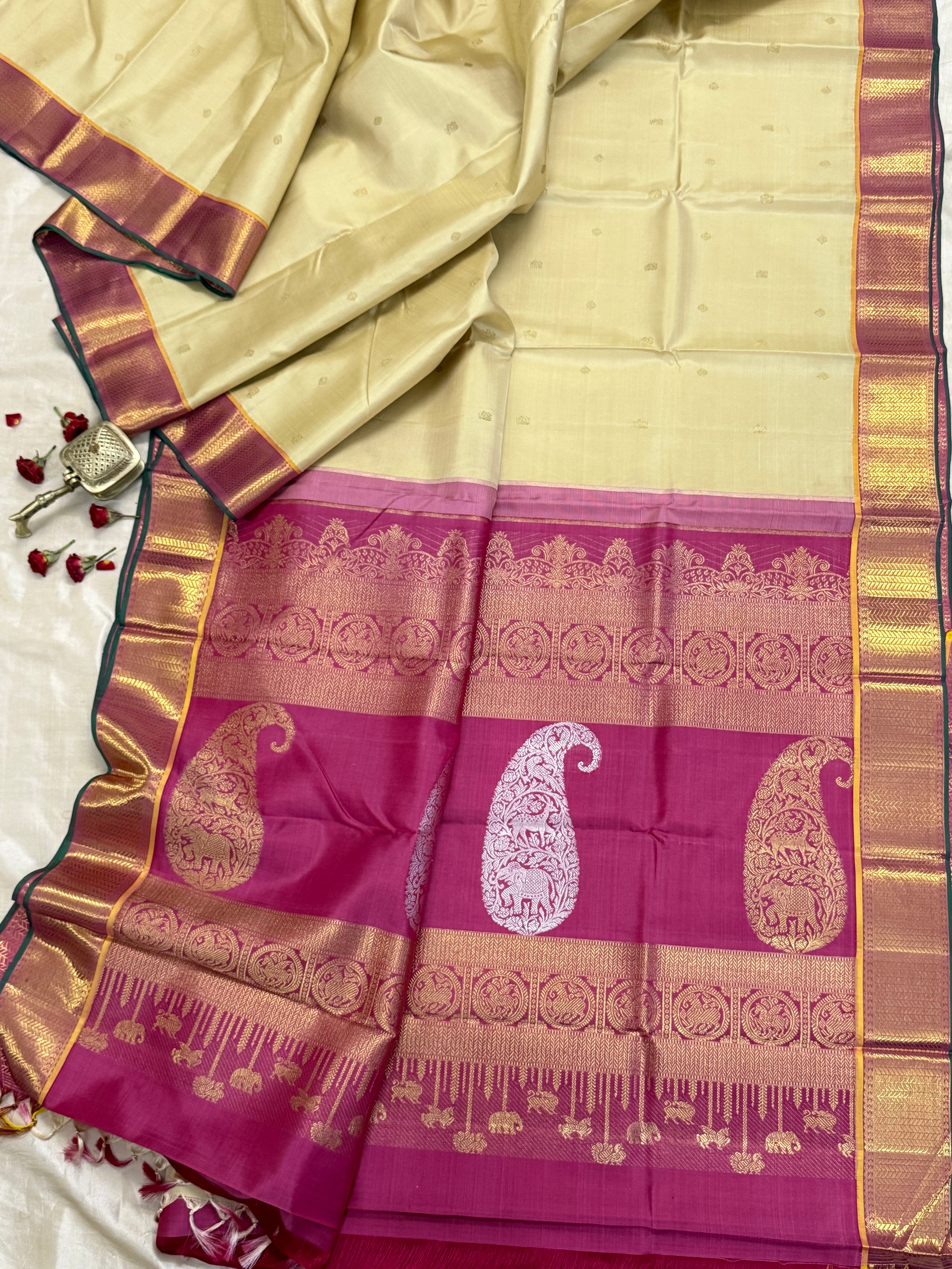 Cremish and pink kai korvai unique pallu/ Kanjipuram silk