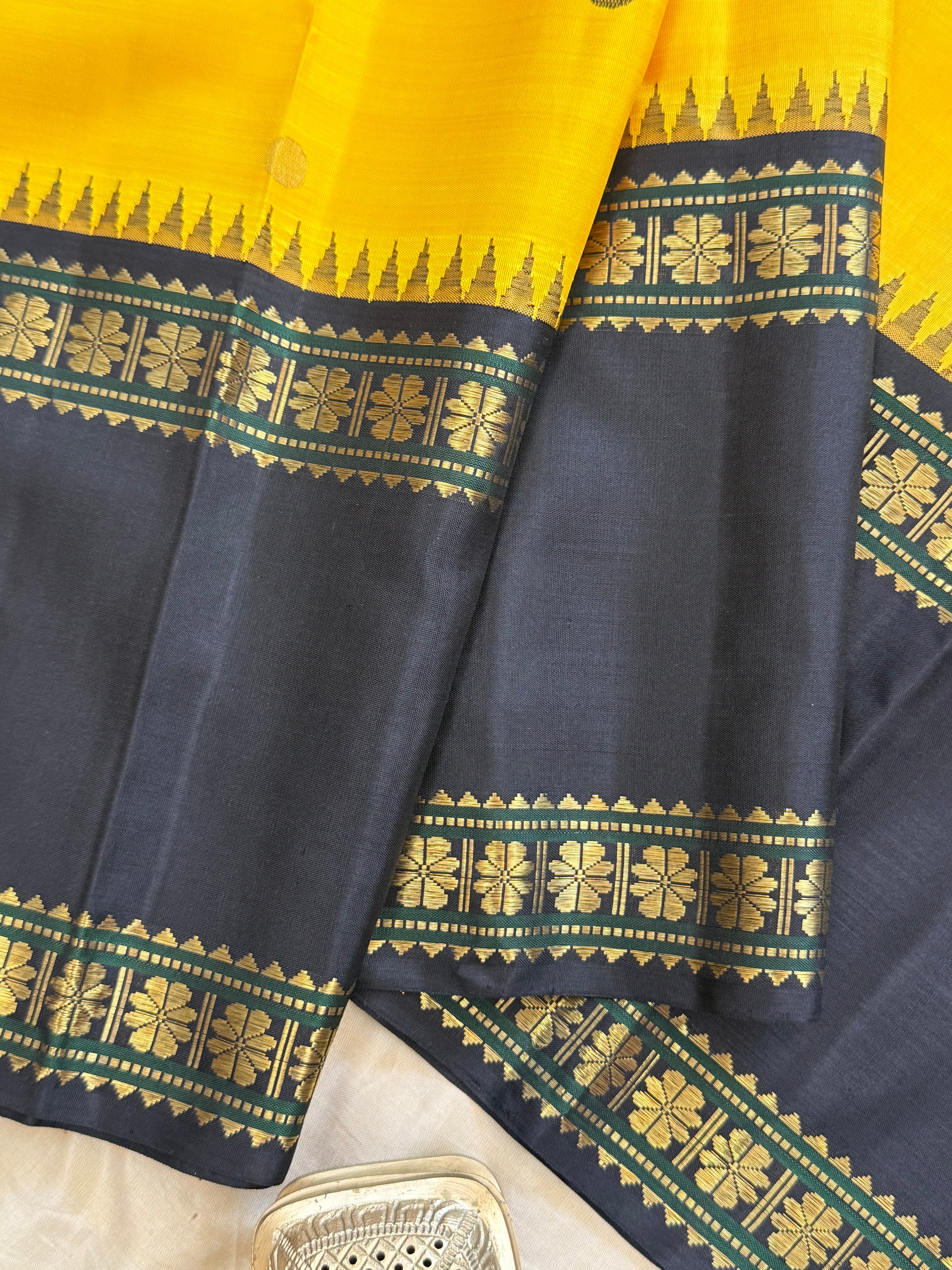 Yellow thread Butta / back retta pet temple Korvai/ kanjipuram silk/ CLSA10156