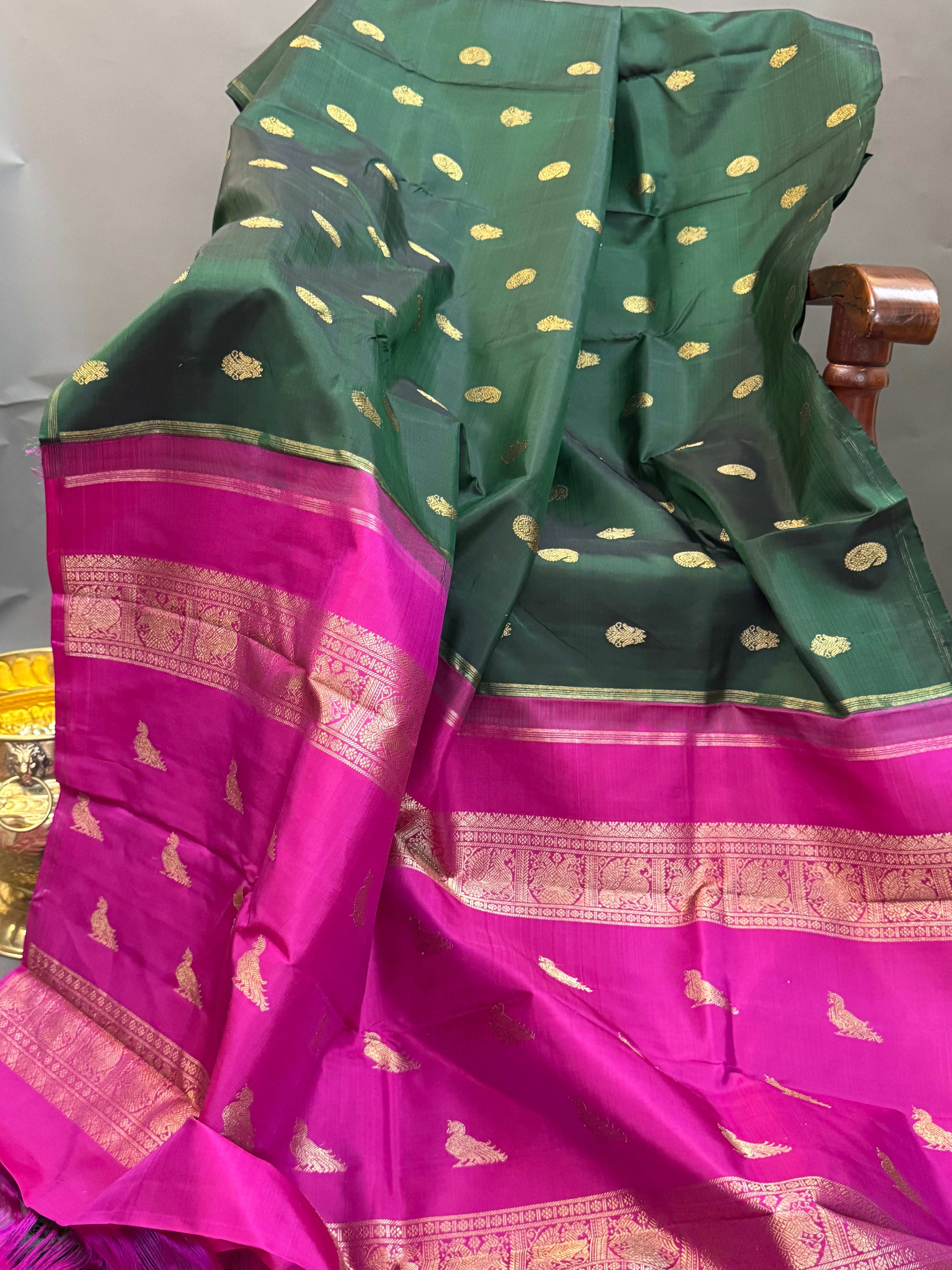 Dark green  Butta  Borderless kanjipuram silk saree