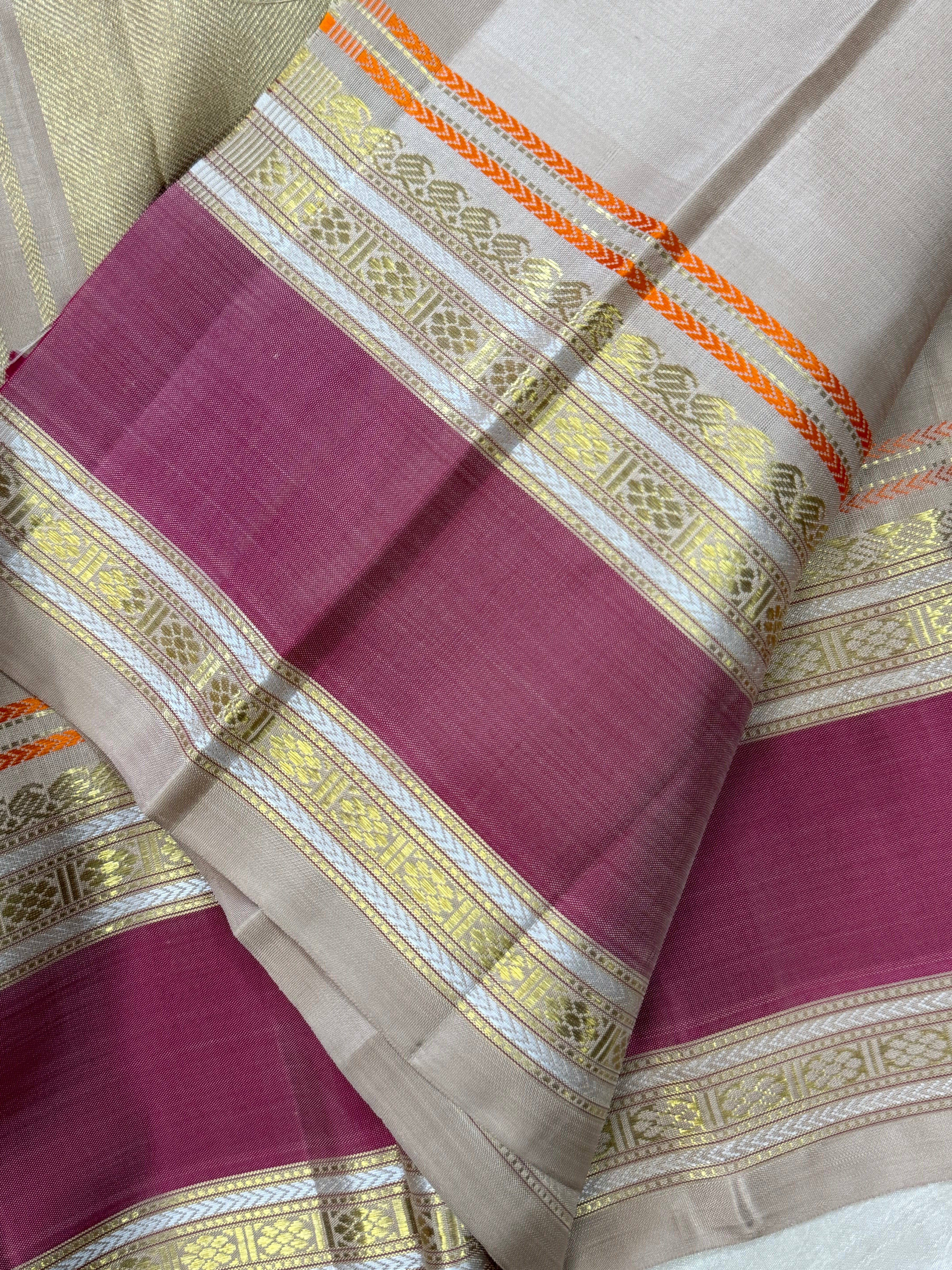 Master weaver - Special veldhari and corner pallu butta / Kanjipuram Silk