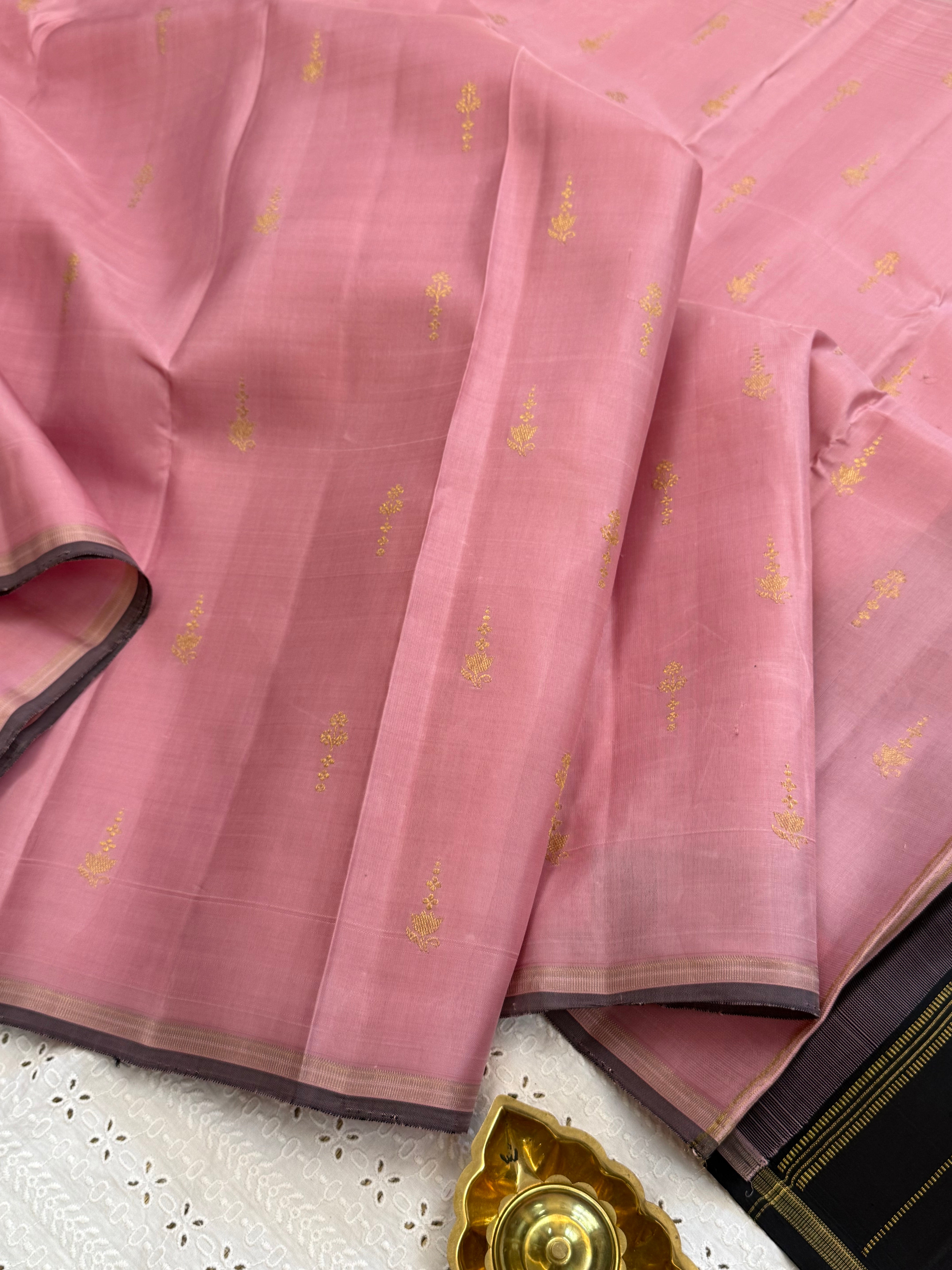 Pink Lotus butta borderless/ Kanjipuram silk CL9770