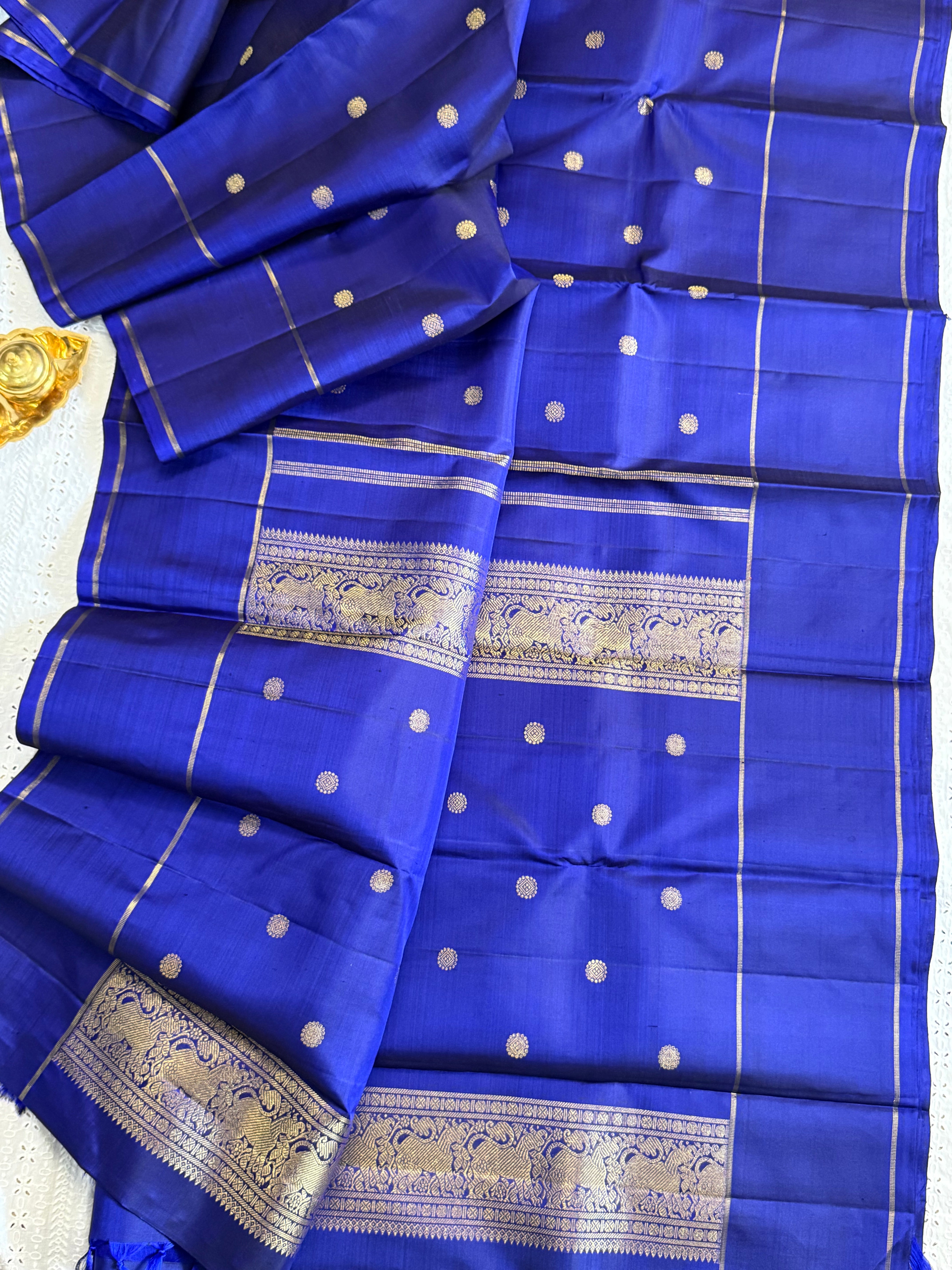 Ms blue kamalam butta/ Kanjipuram silk