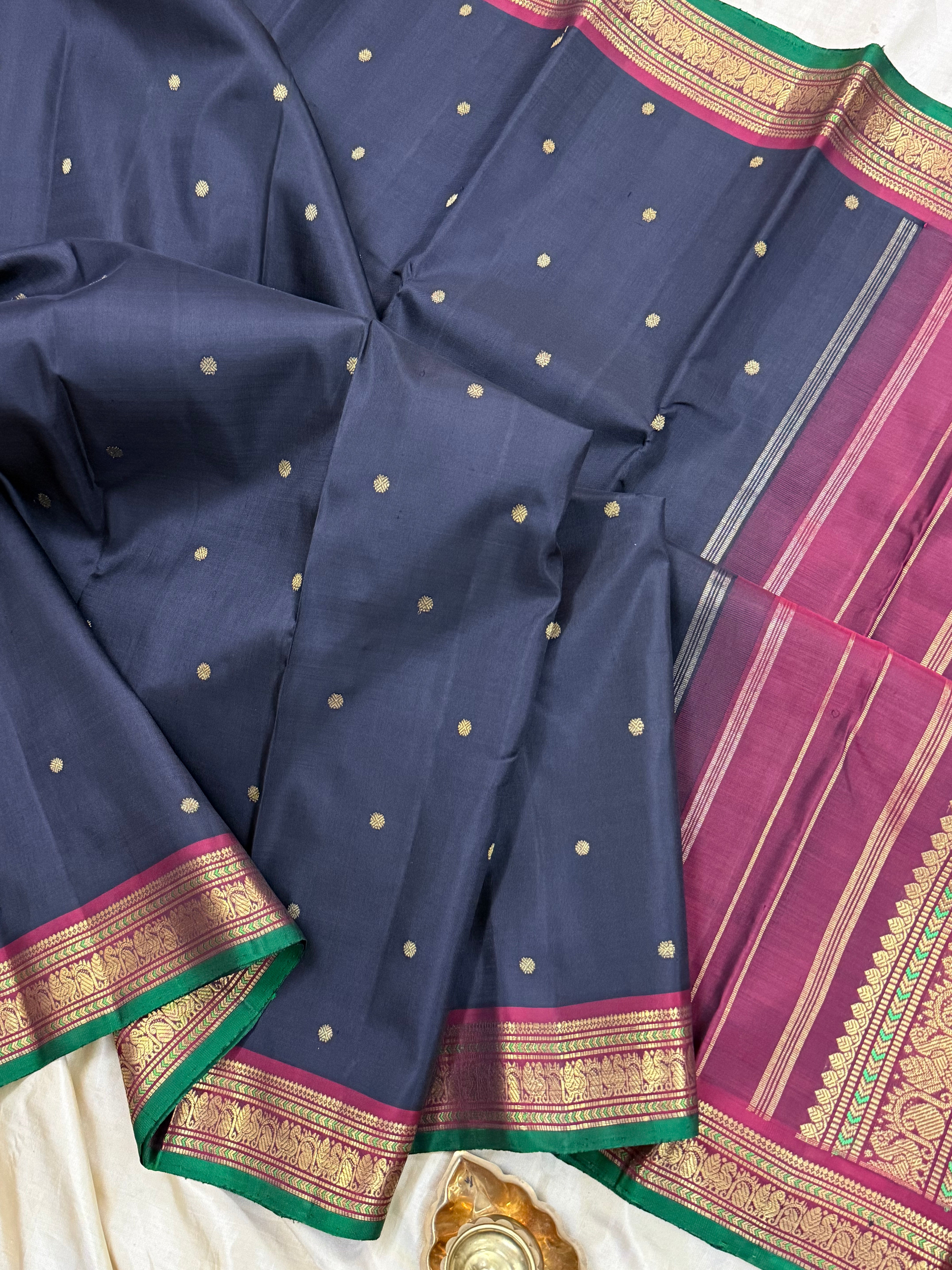 Black meenakari border / Kanjipuram silk CL9277