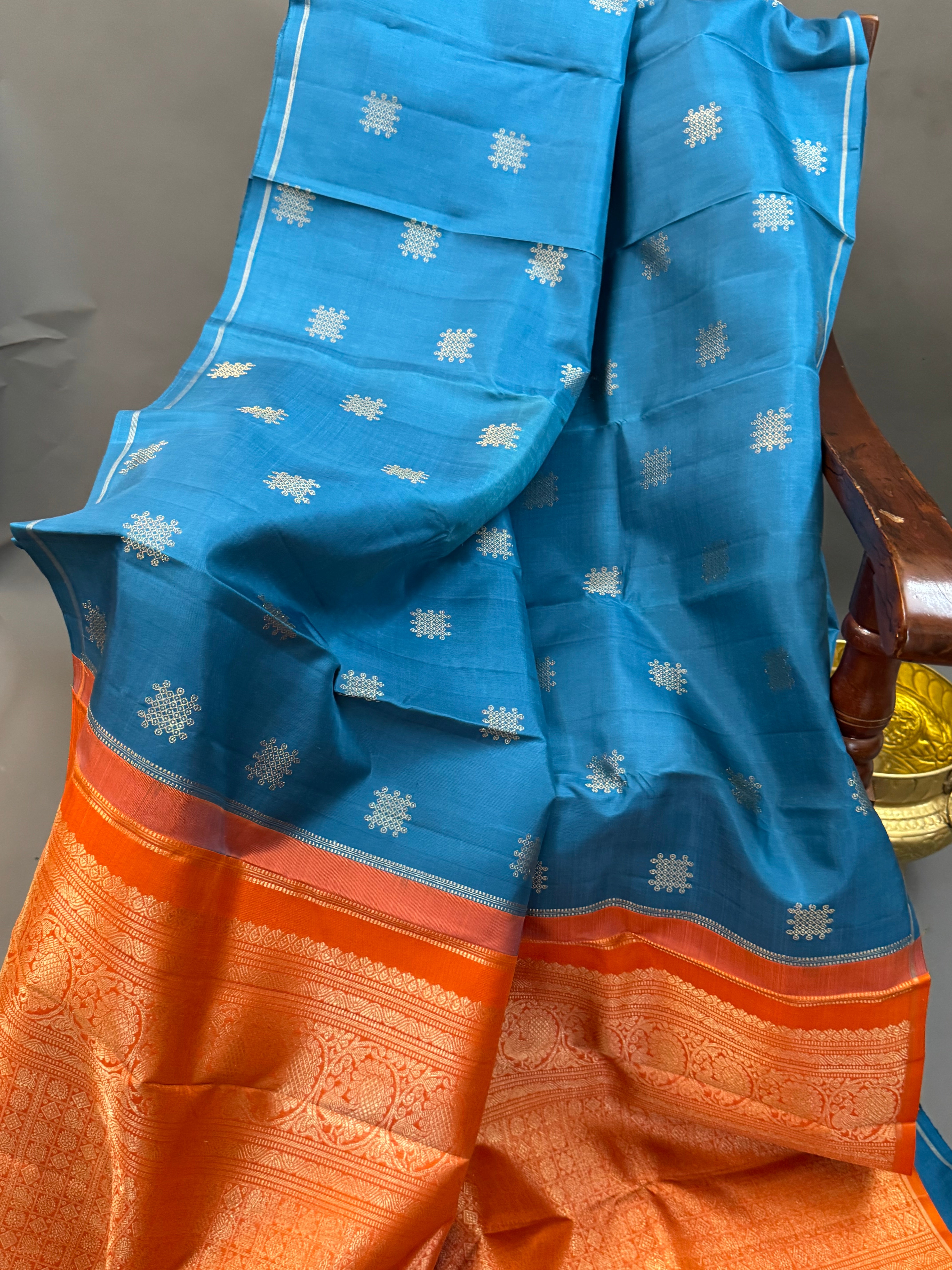 Teal blue Kolam Butta  Borderless kanjipuram silk saree