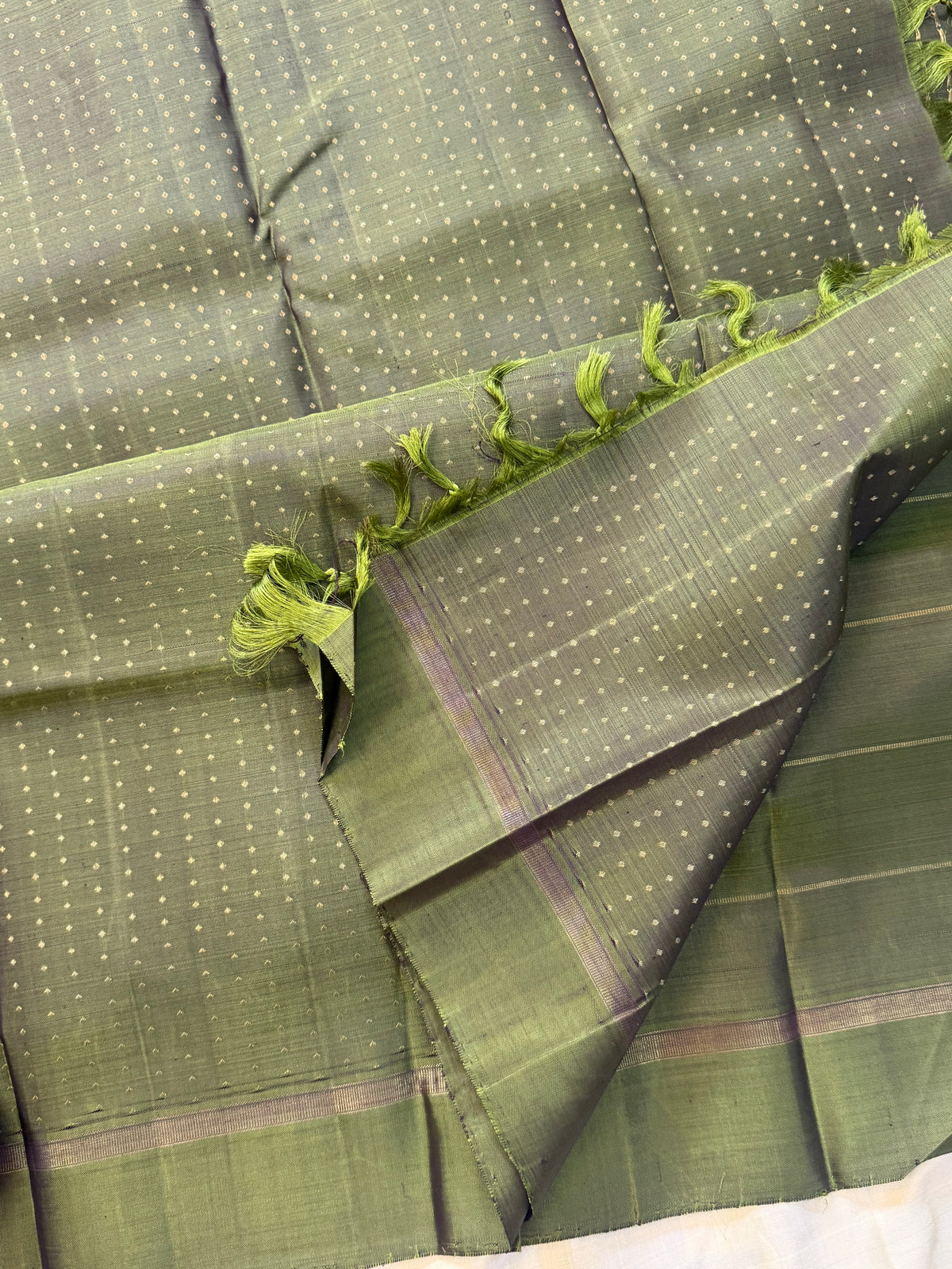 Colours of Navarathri mehandi green / pure Kanjipuram silk