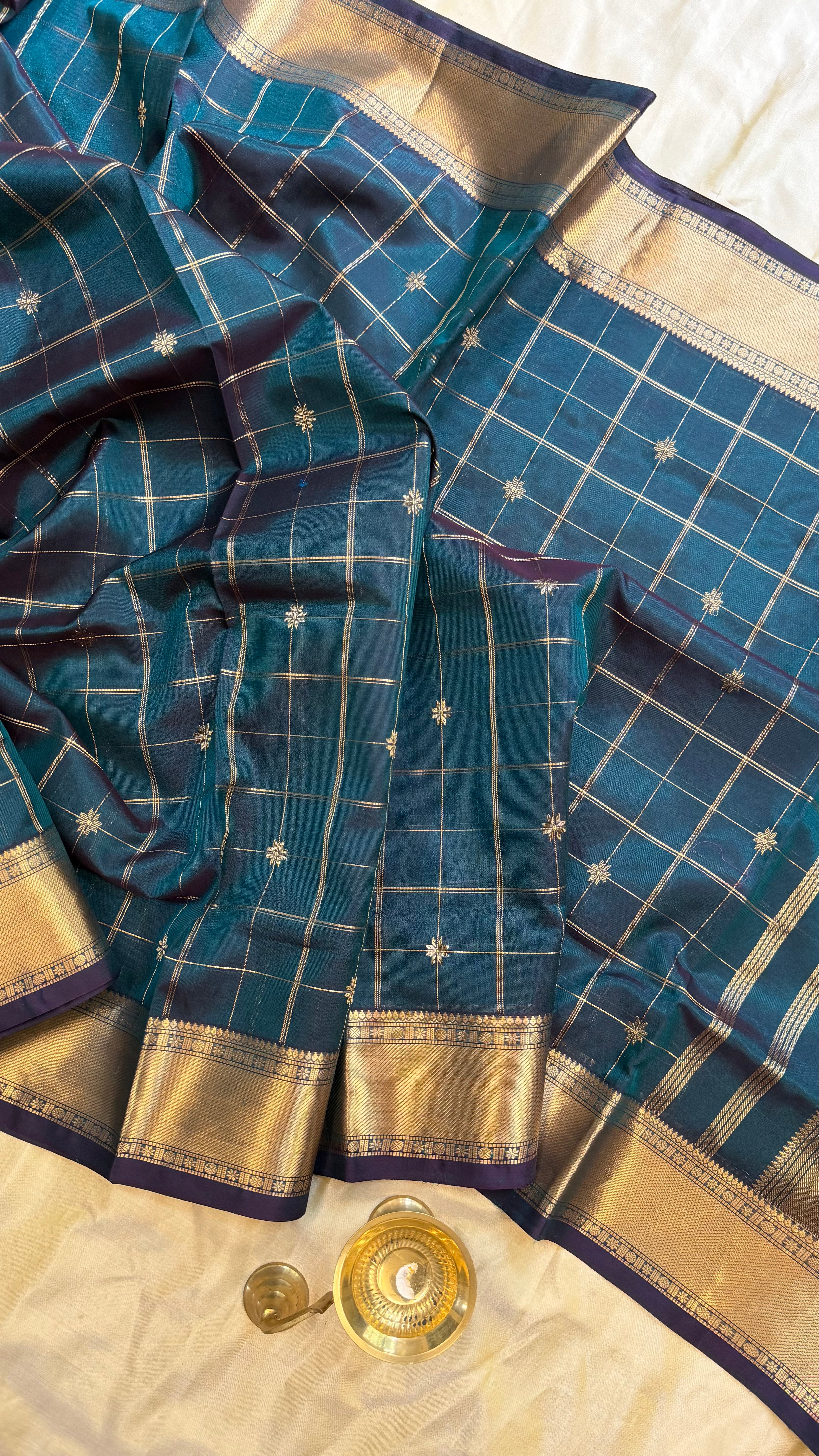 Mayilkazhuthu green kattam / Premium silk cotton