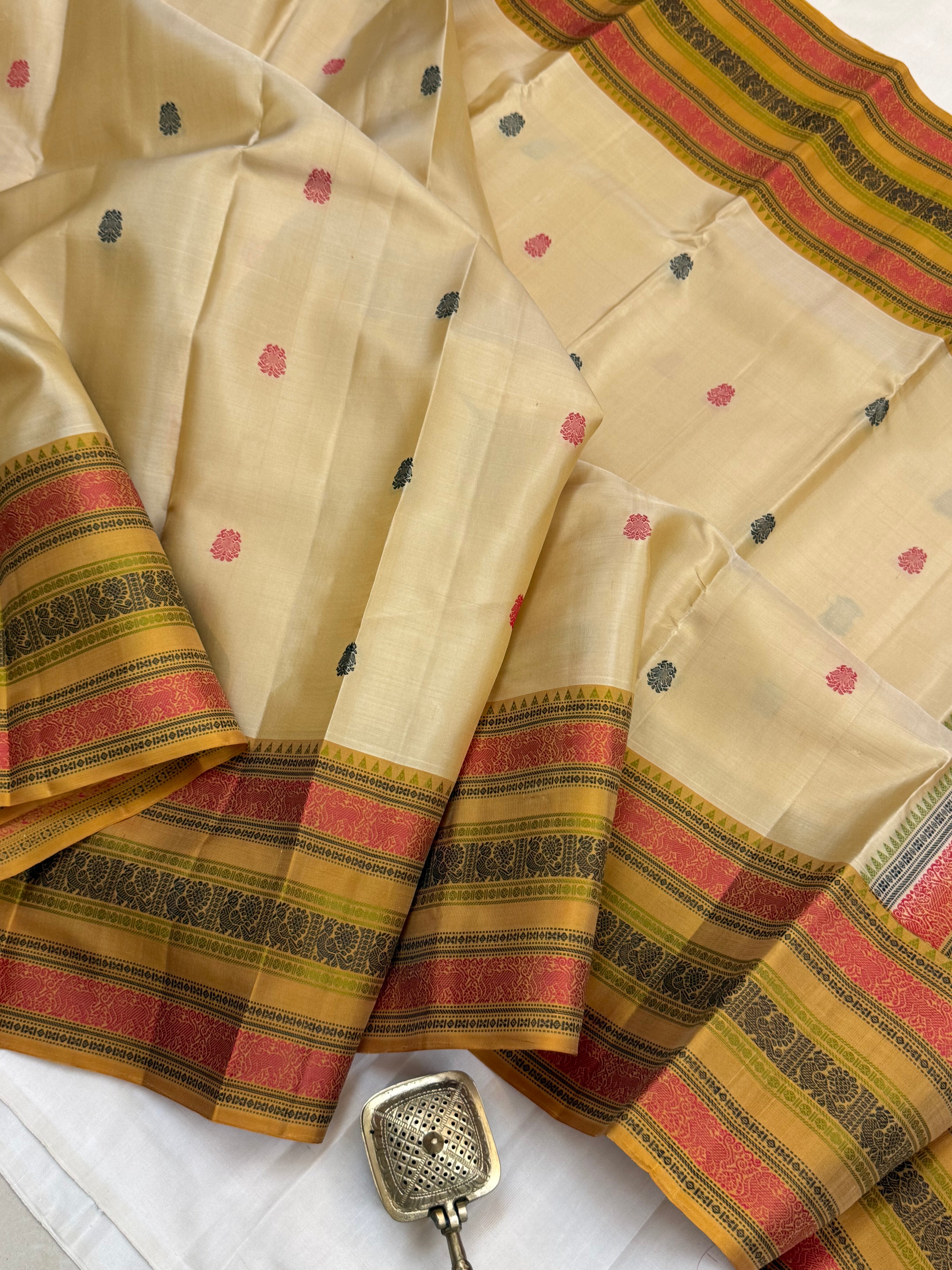 Offwhite varisapet border/Varnangal Thread work  / CLSA11265