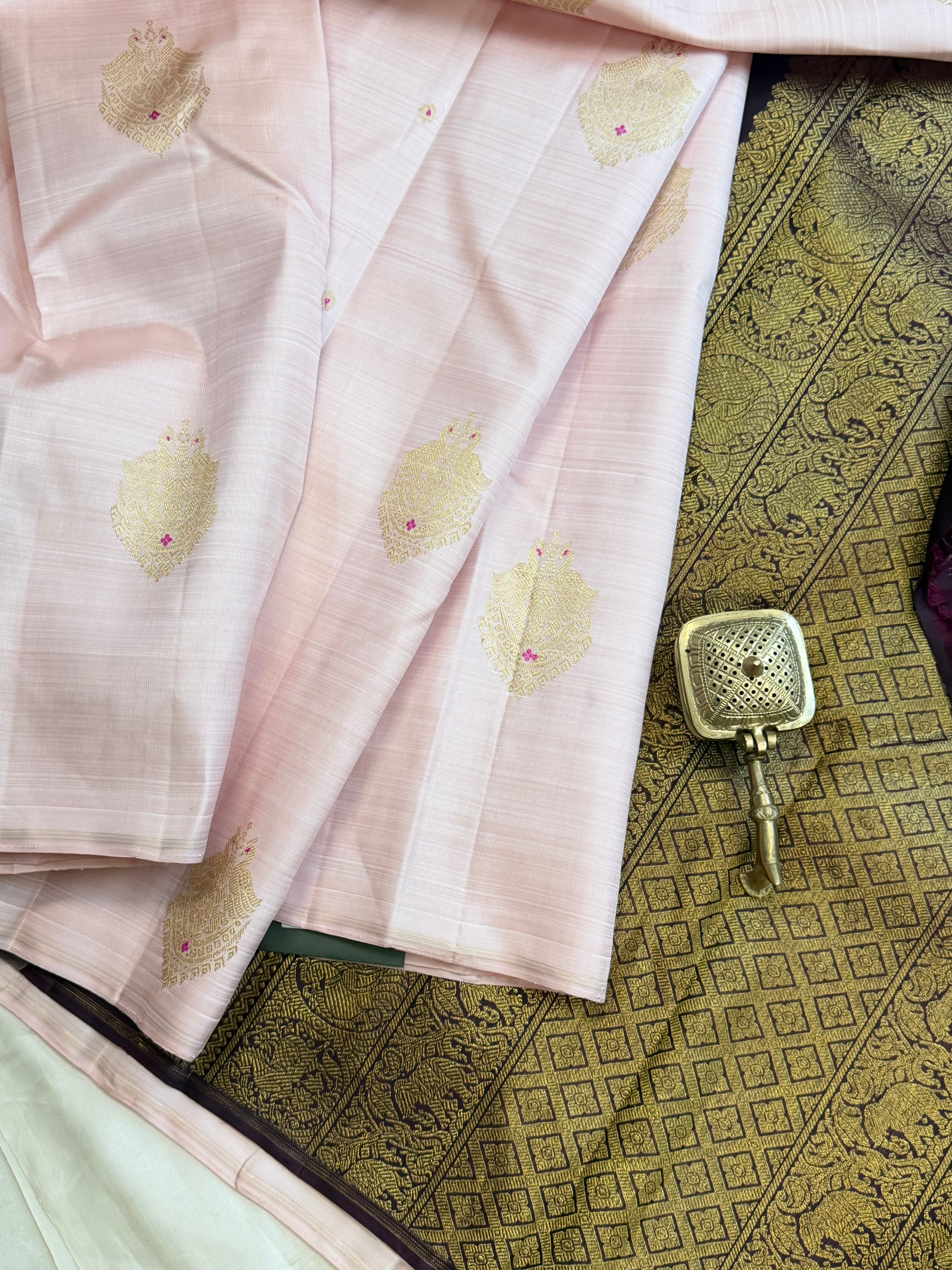 Malligai : pastel light pink meenakari Zari Kanjipuram silk