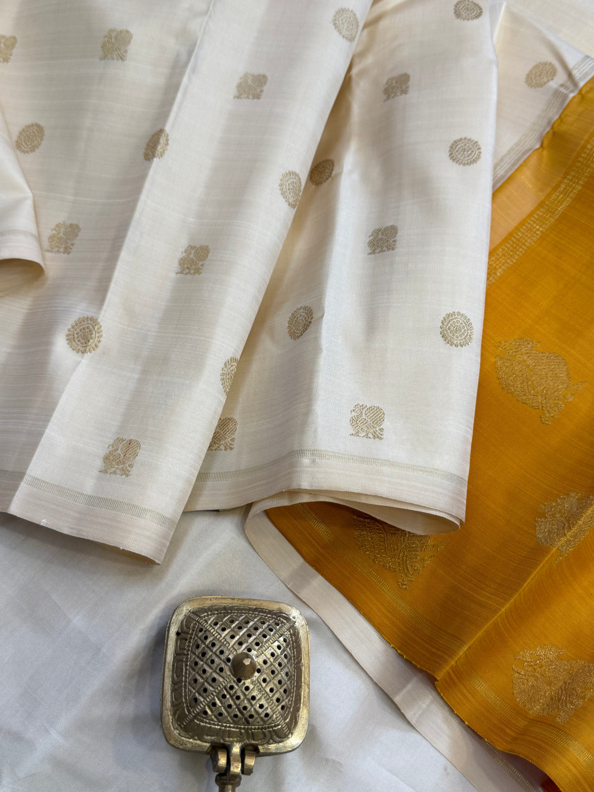 Offwhite double pallu borderless / Kanjipuram silk CLSA12811