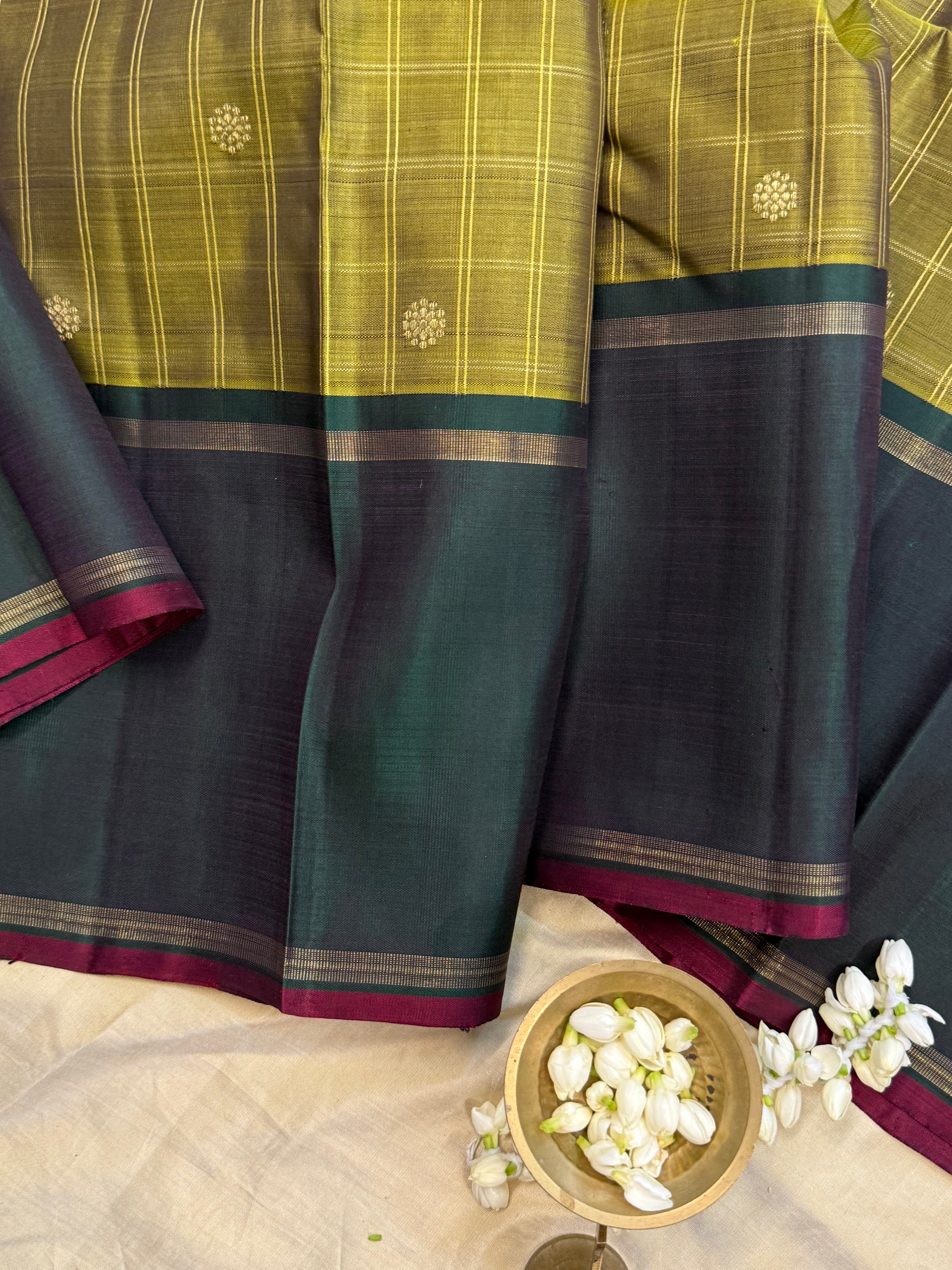 Olive green kattam butta and dark green/ Kanjipuram silk
