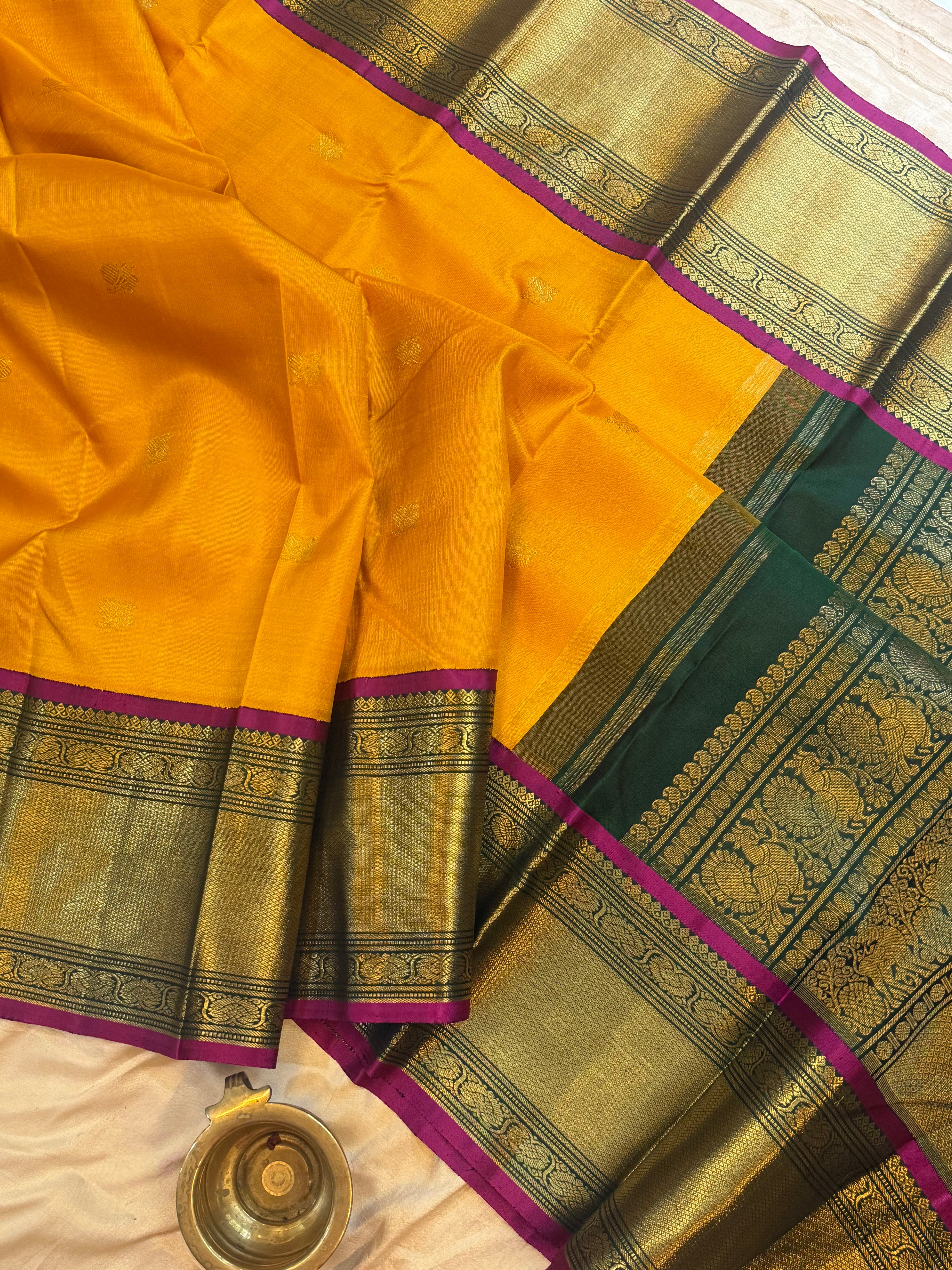Exclusive yellow Kai korvai/ kanjipuram silk
