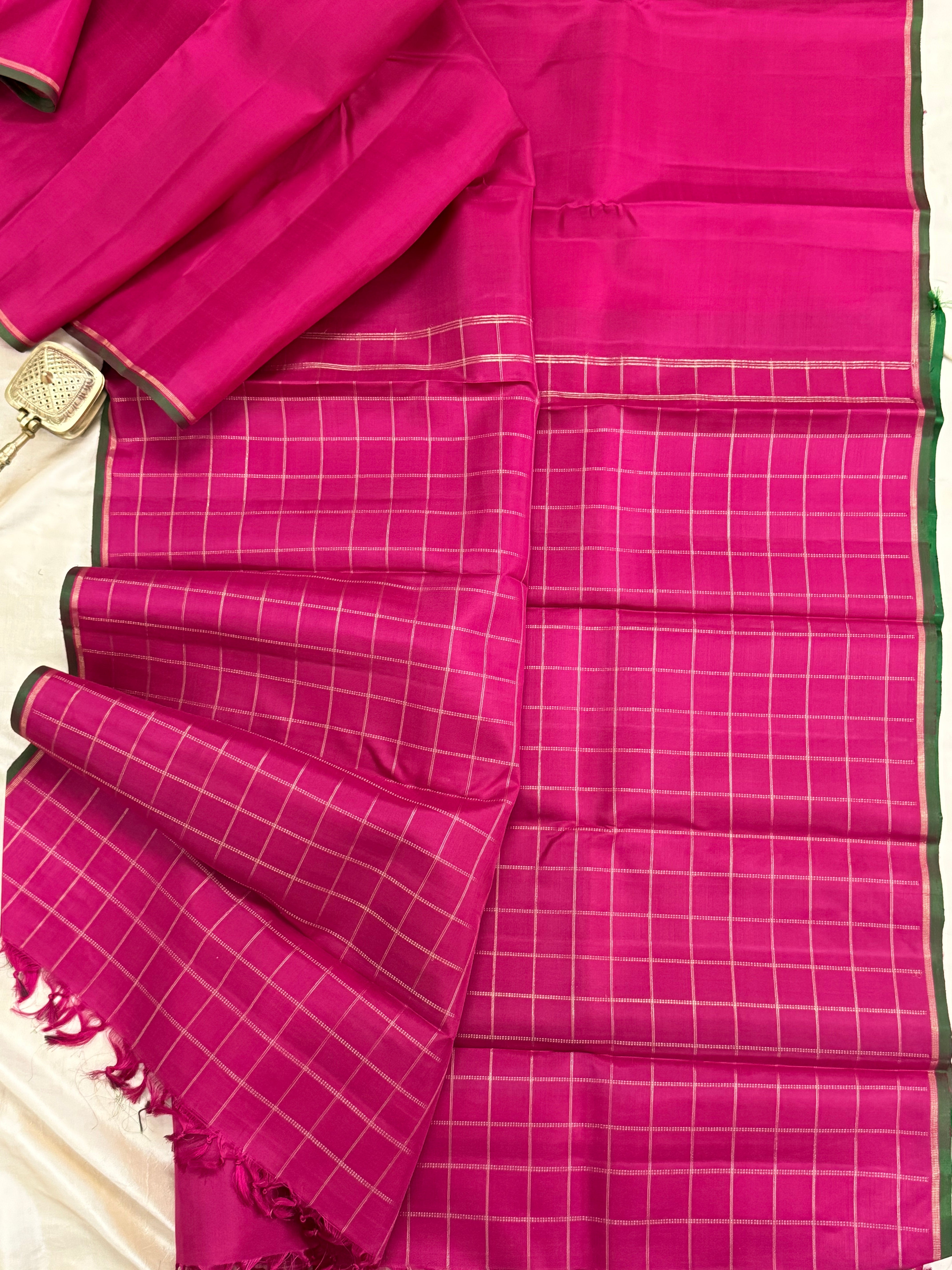 Pink and kattam pallu borderless/ Kanjipuram silk