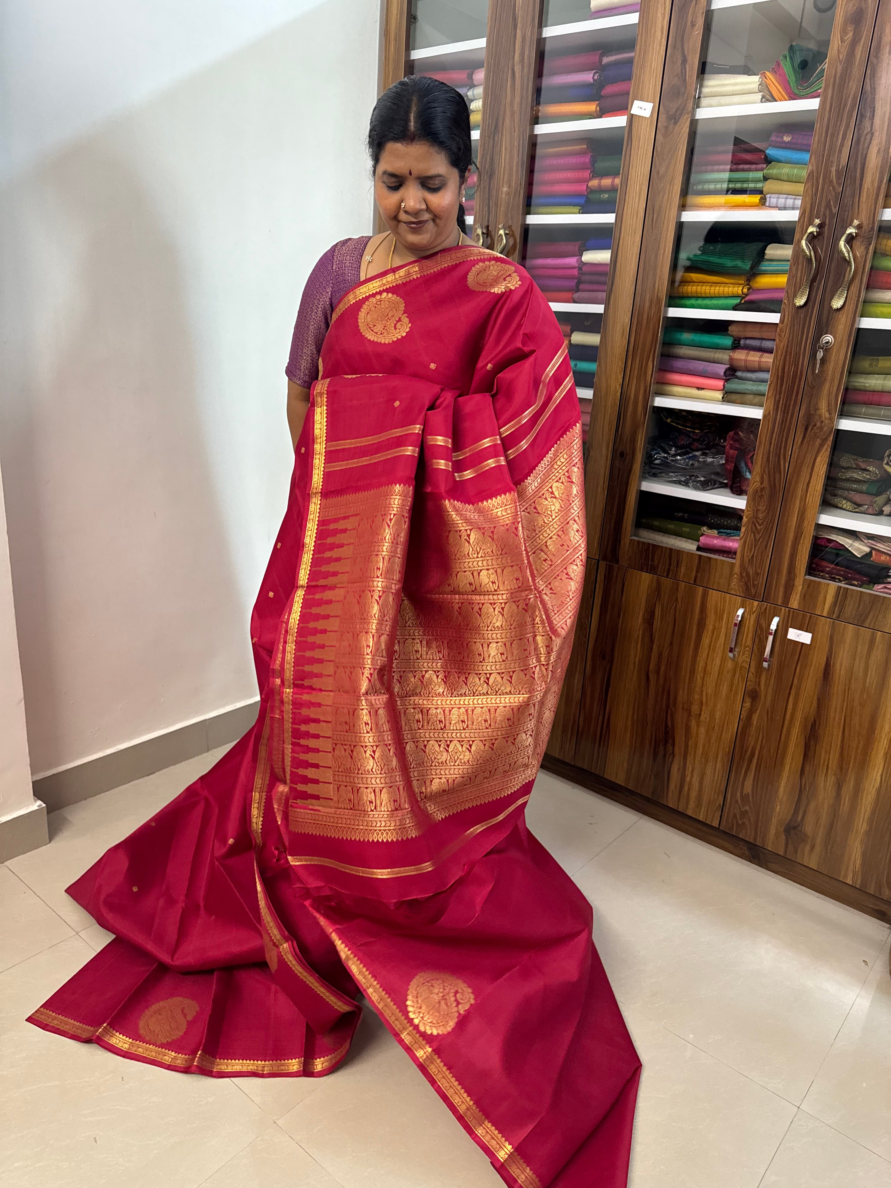 Adai woven red border kanjipuram silk