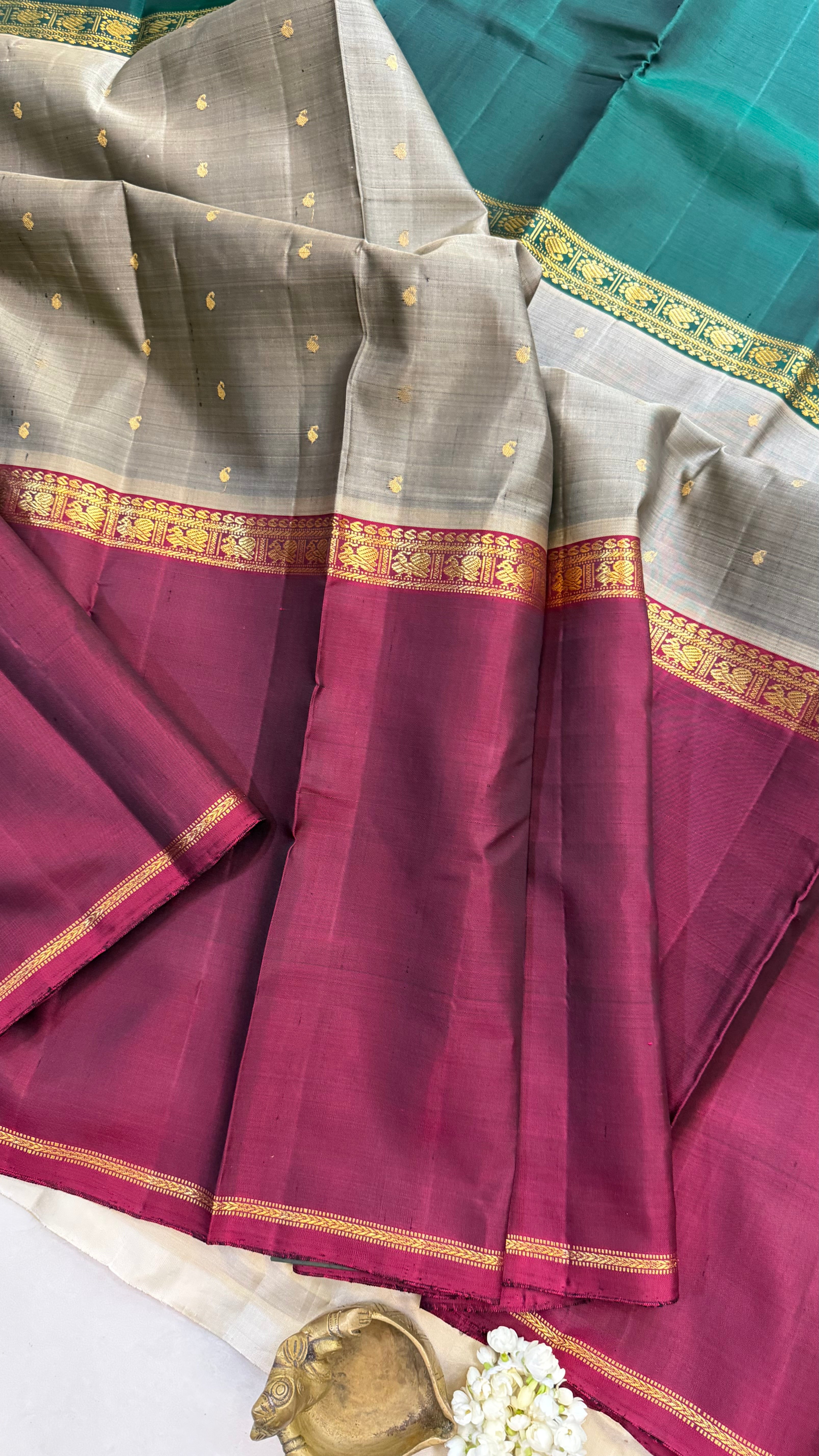 Grey mubbagam ganga jamuna border/ Arani silk