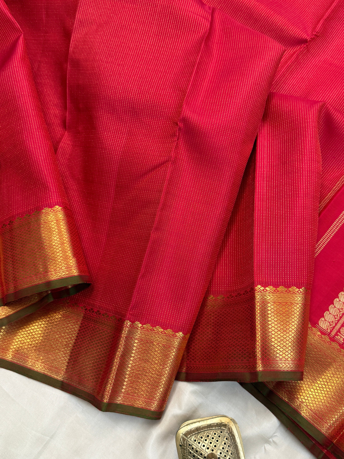 Navarathri - Day 4 Red Colour pure Zari oosivanam/Kanjipuram silk sree Clsa 7775