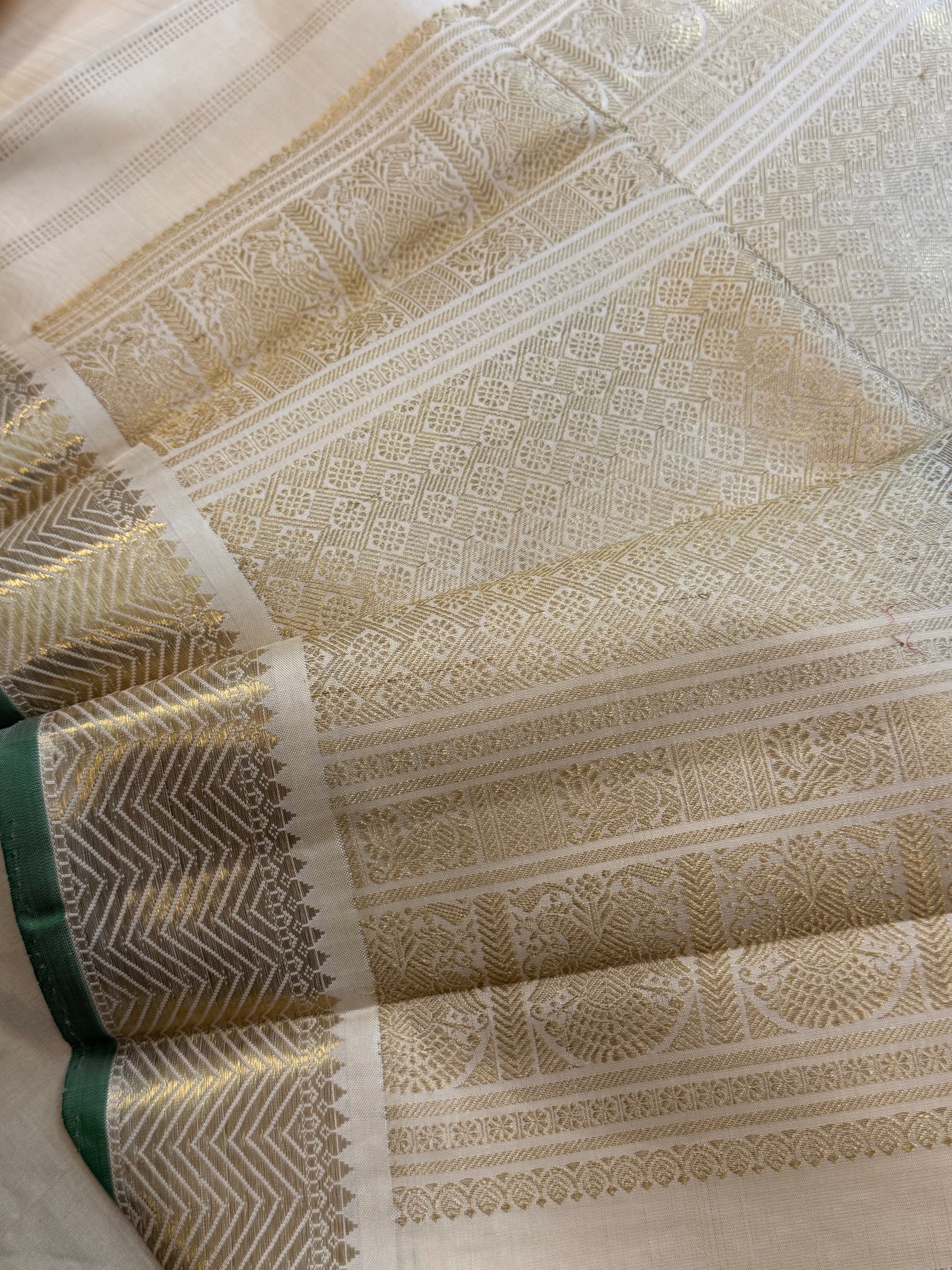 Onam edit - Offwhite yazhi round butta / Kanjipuram silk CLSA4434