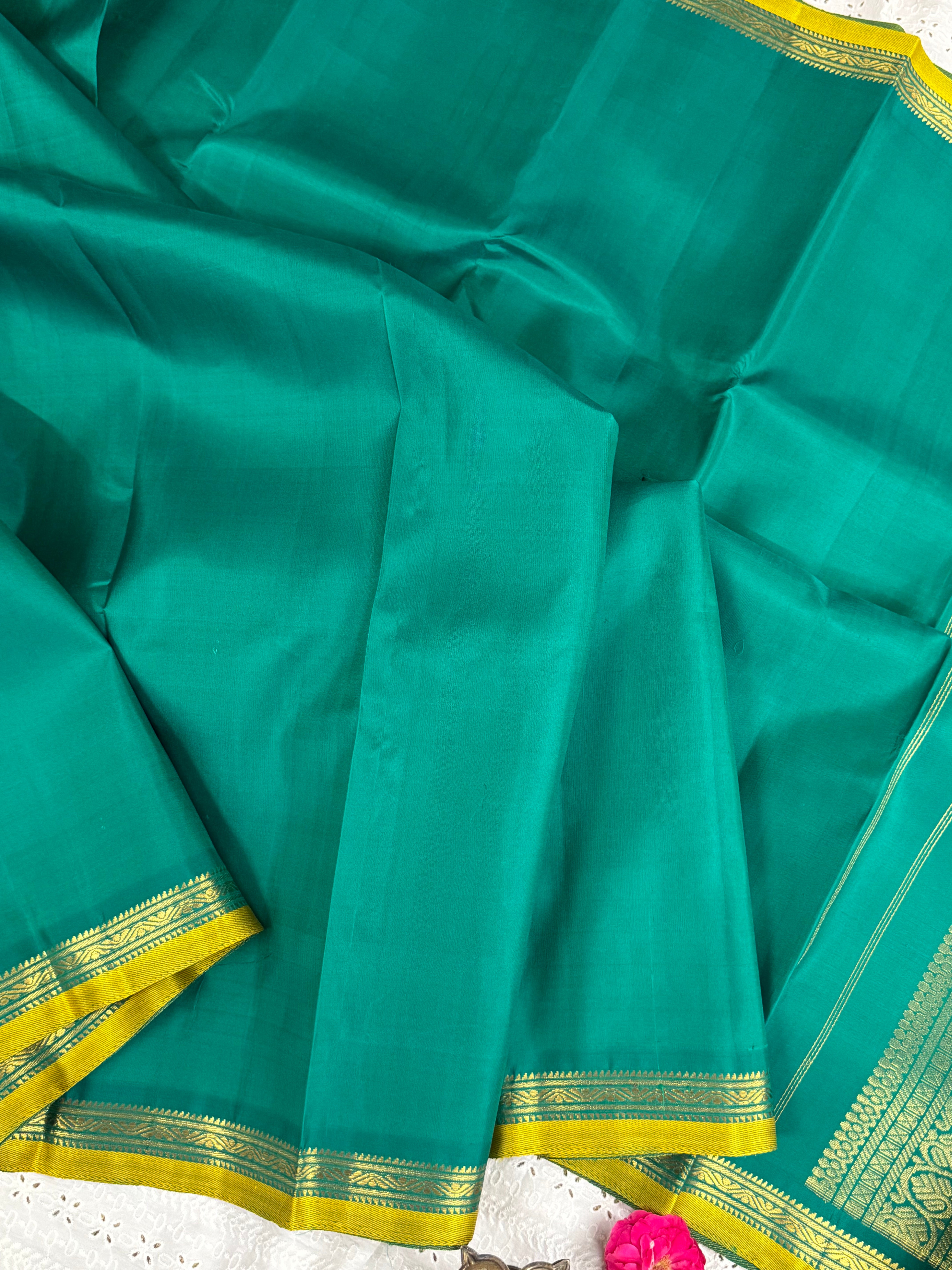 Green small border/ Arani silk