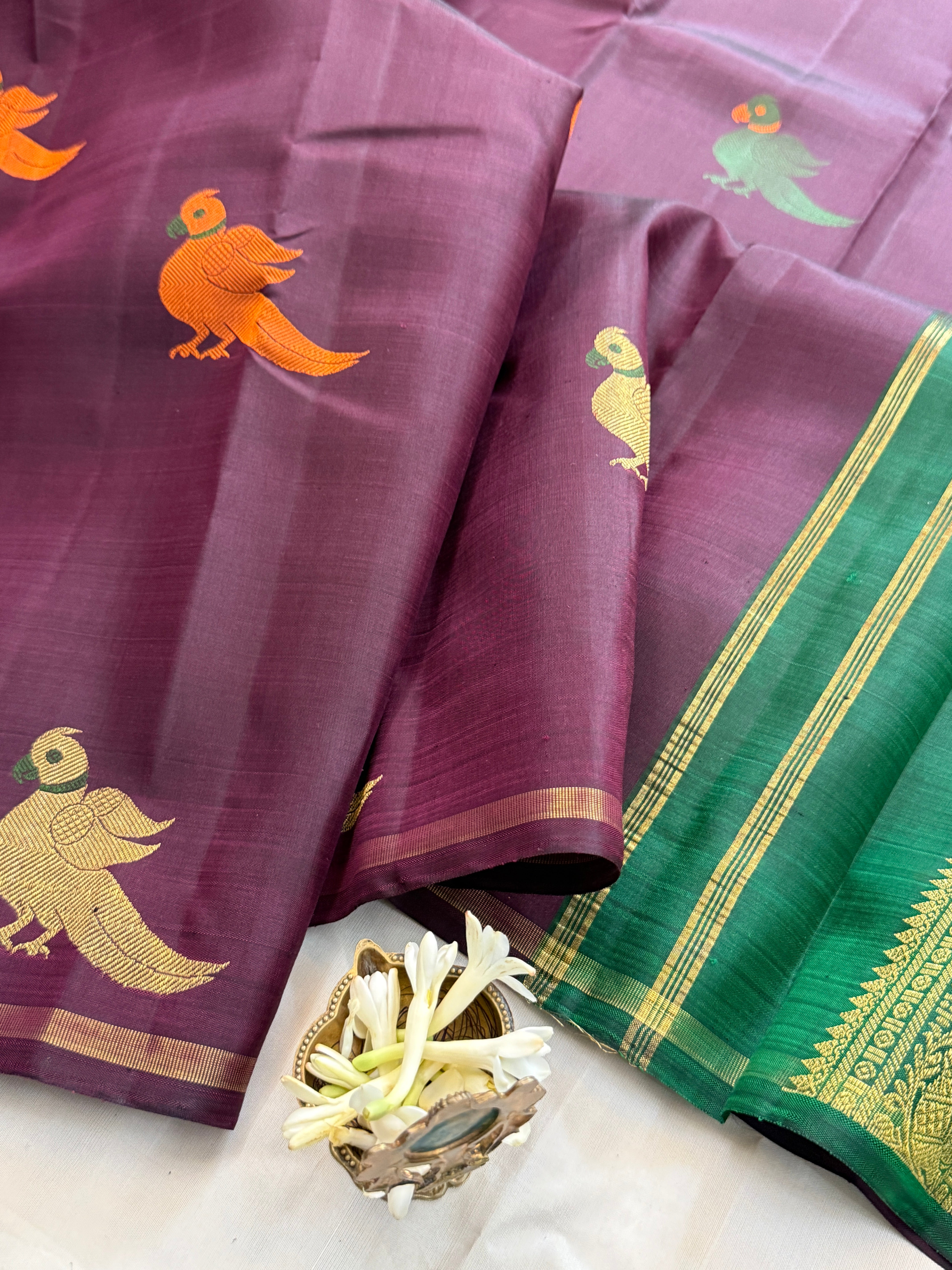 Paaku color zari and thread killi body butta / Kanjipuram silk CLSA11629