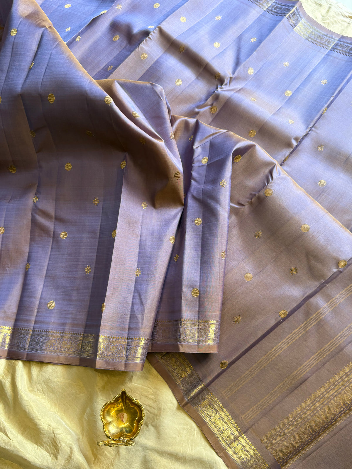 Pastel mauve  color pure Zari pencil border Kanjipuram