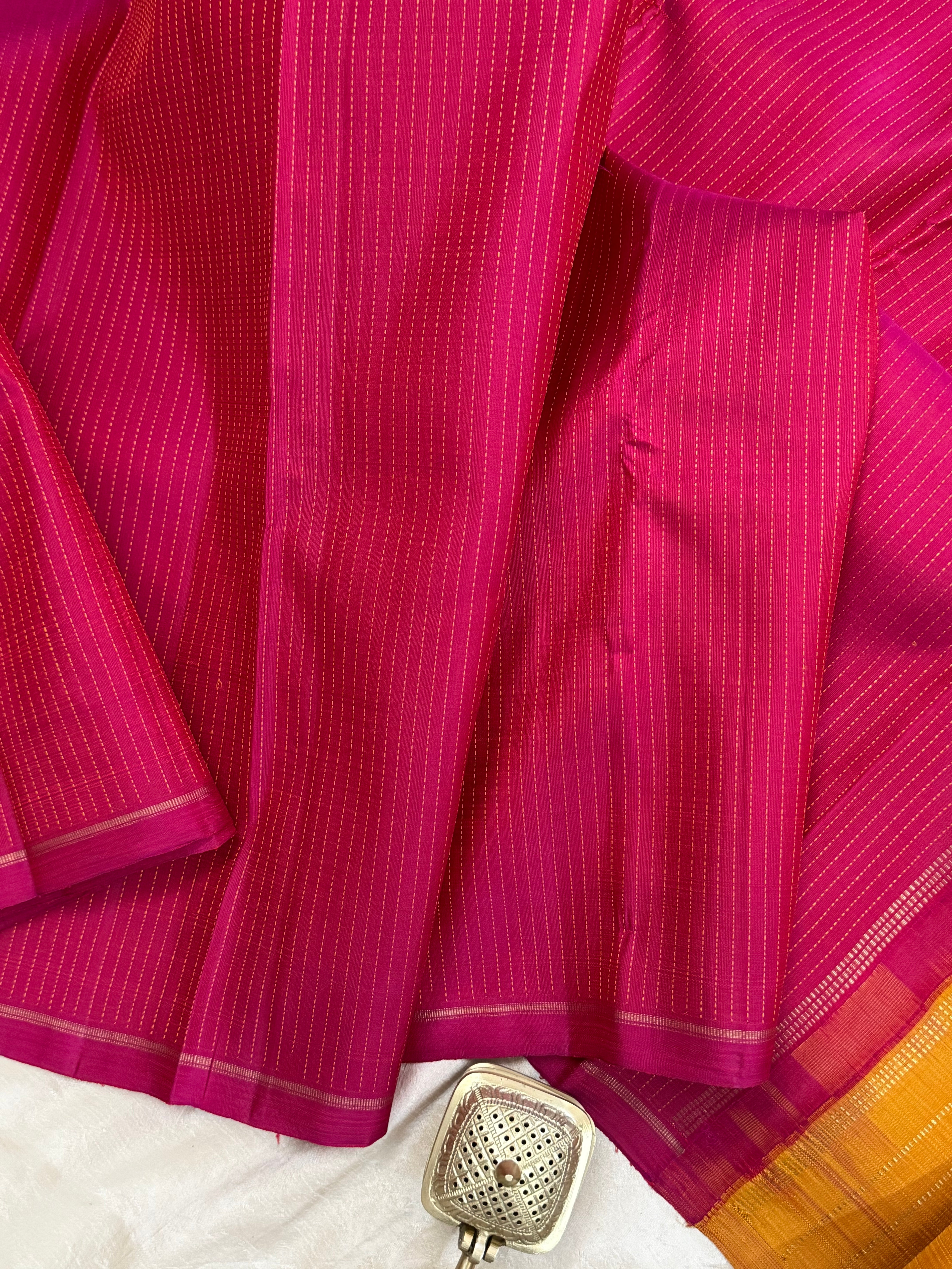 Pink thread ossi stripes borderless / Kanjipuram silk