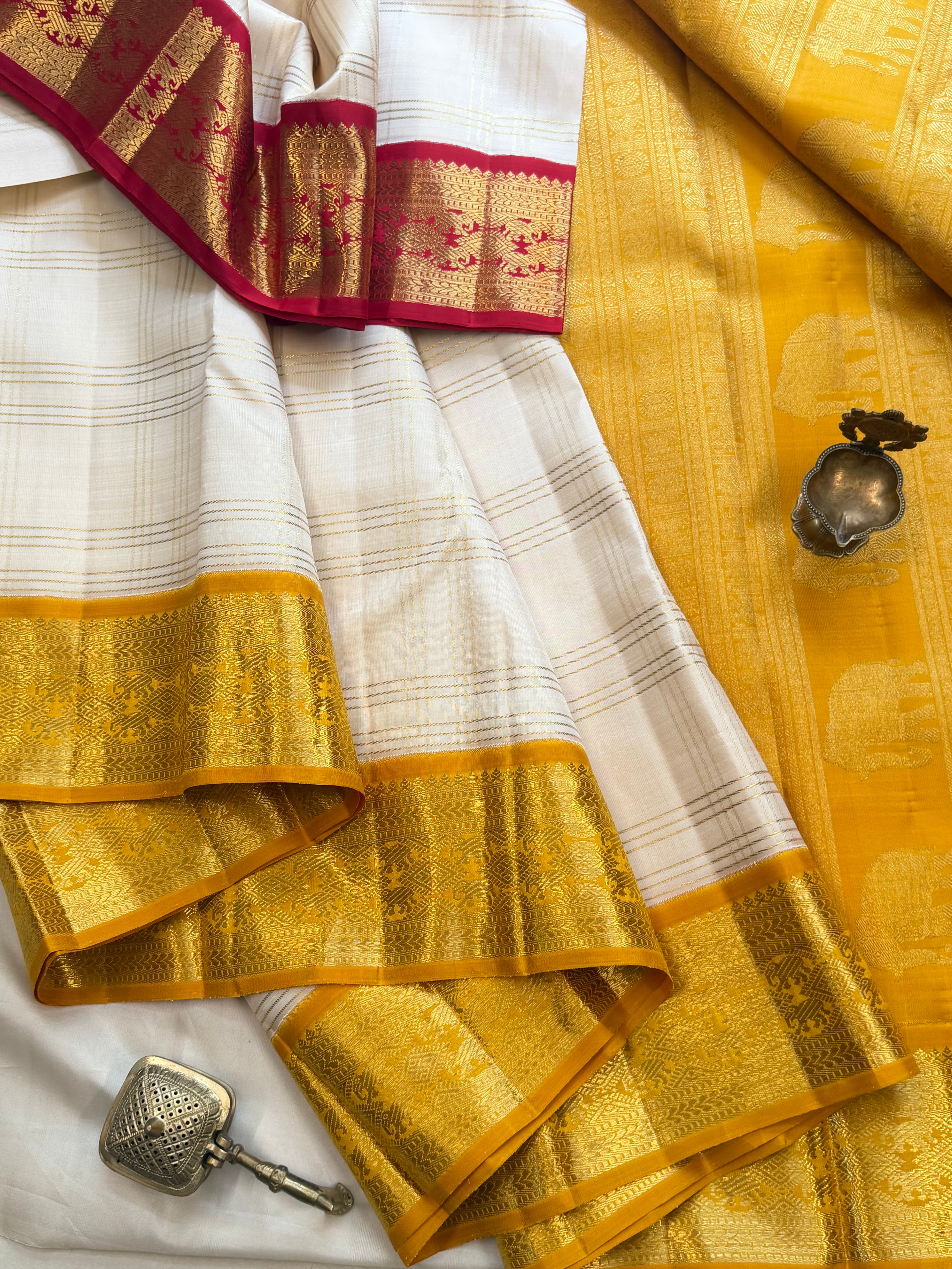 Malligai : off white Zari Kattam Ganga Jamuna   pure Zari Kanjipuram silk