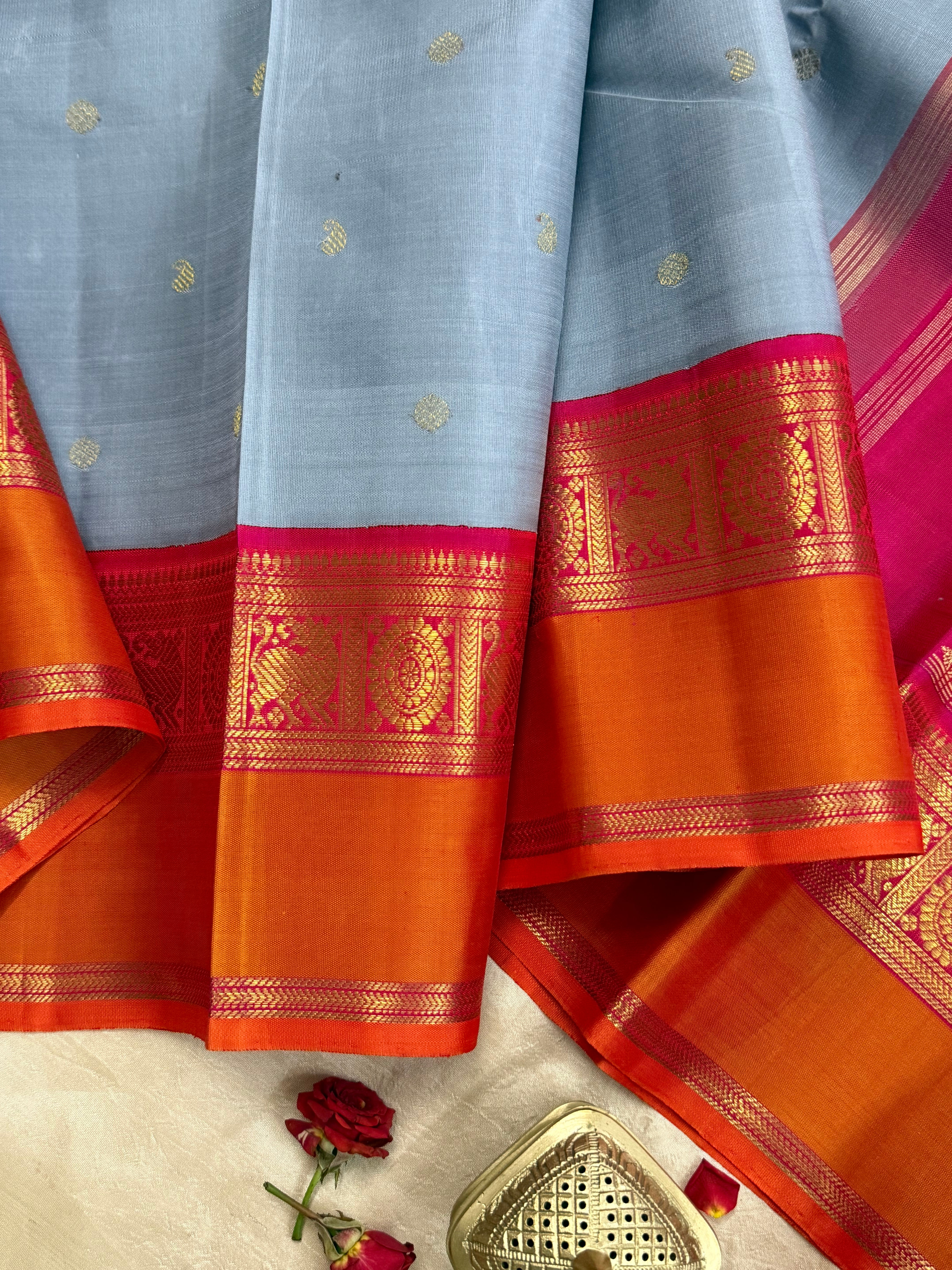 Silverish grey and orangish and pink kai korvai retta border / Kanjipuram silk