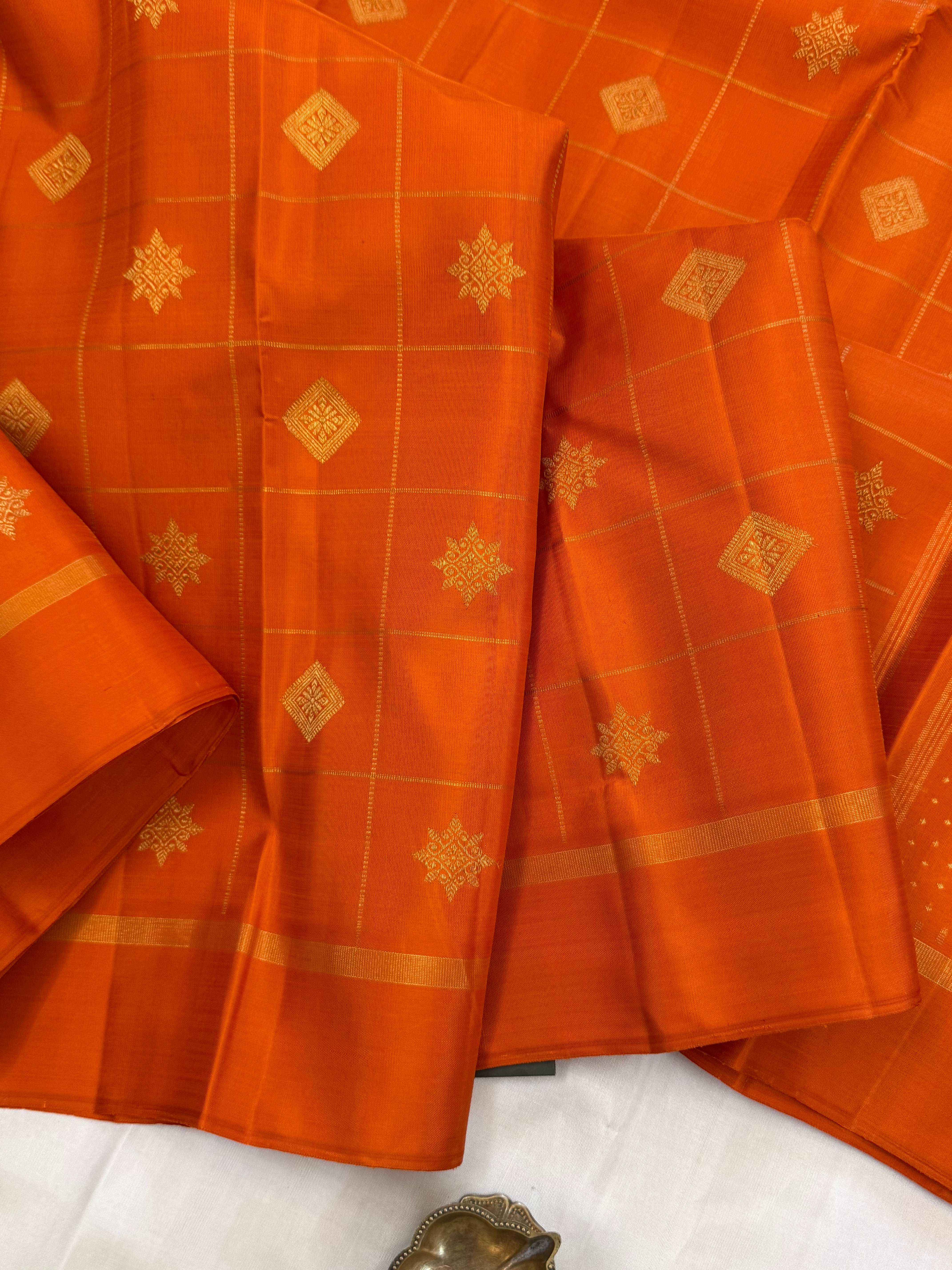 Rustic orange and body Zari Kattam with butta / kanjipuram silk saree clsa 11107