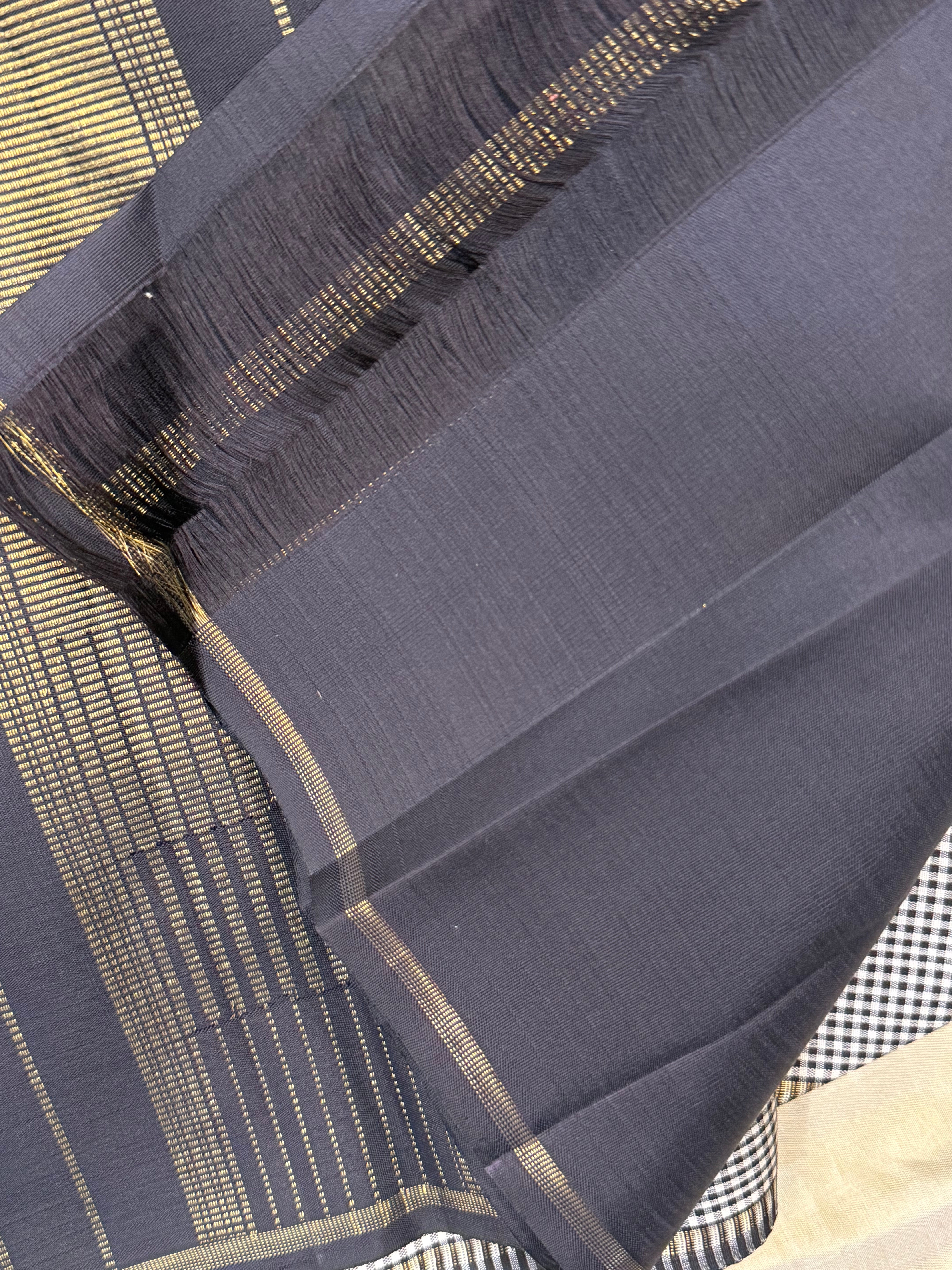 Black and white checks borderless/ Kanjipuram silk