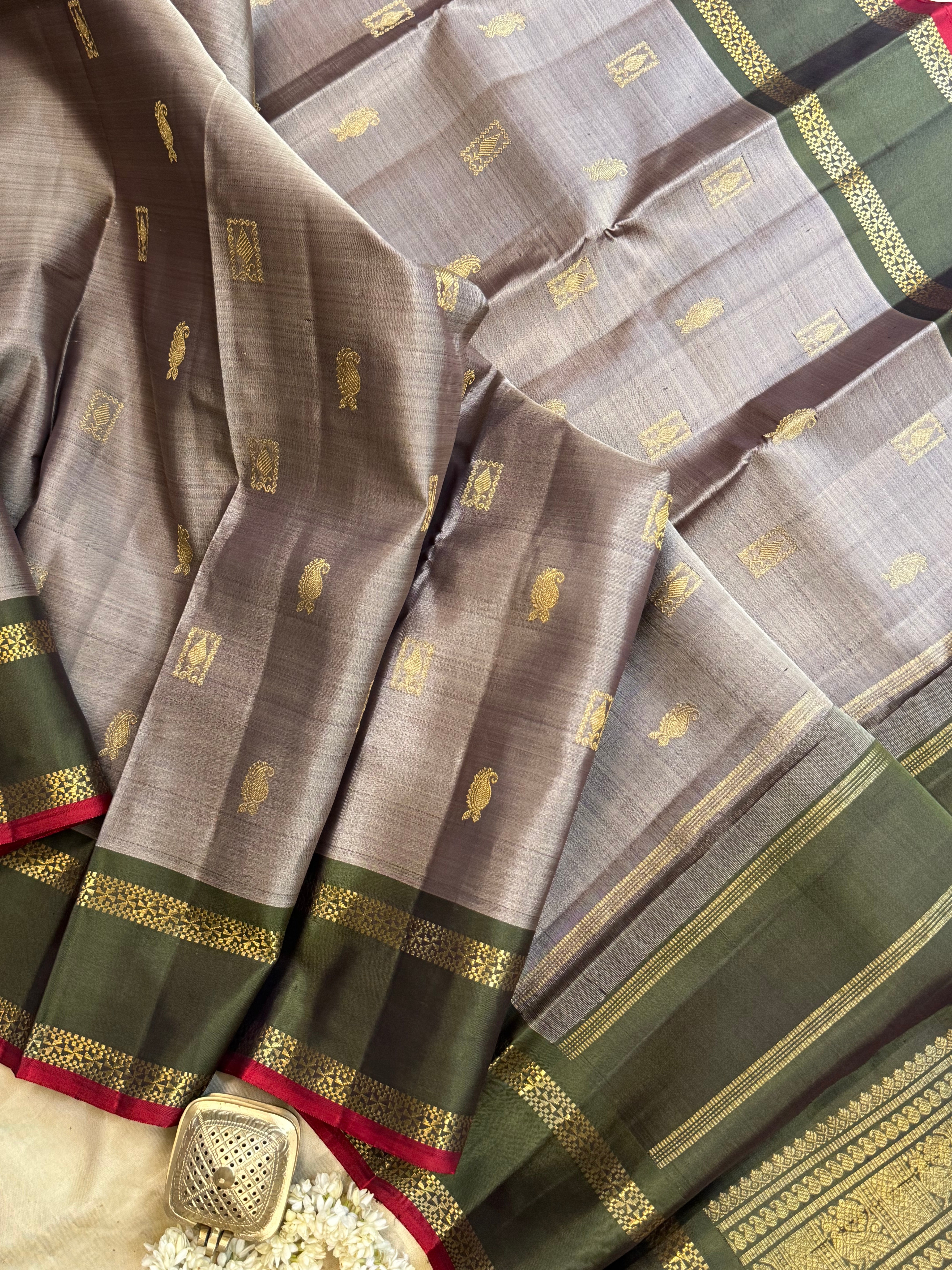 Greyish green unique butta / Kanjipuram silk