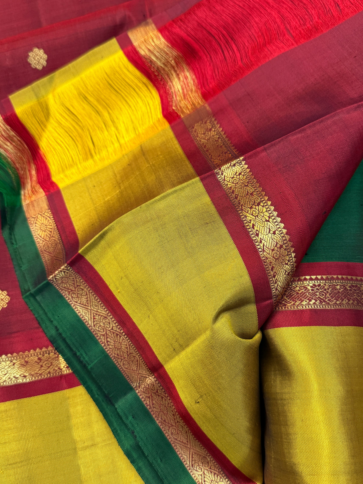 Green body Butta and Rettapet / kanjipuram silk saree clsa 12368