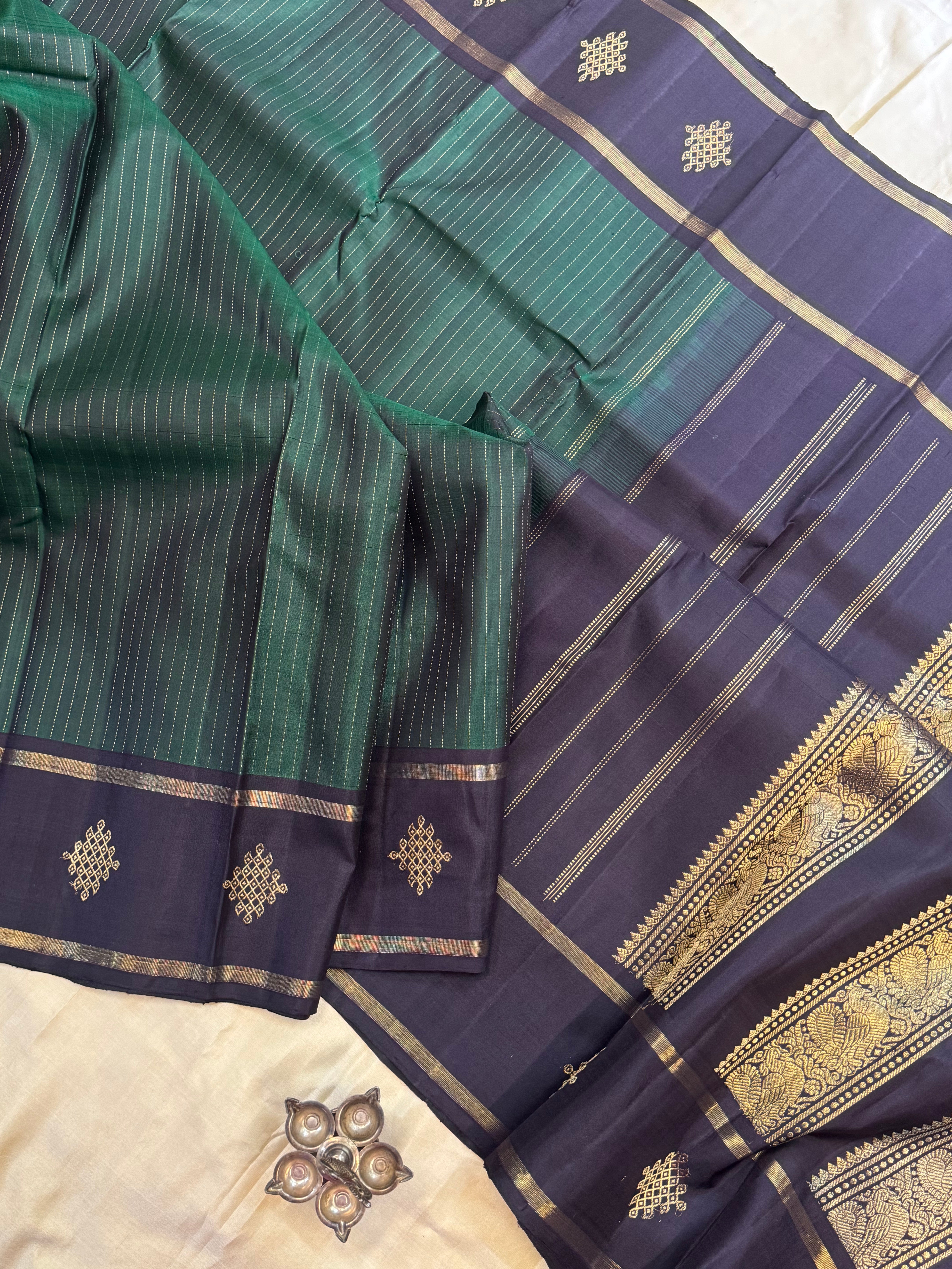 OOSIVANAM border irutalaipakshi Butta  classic kanjipuram silk