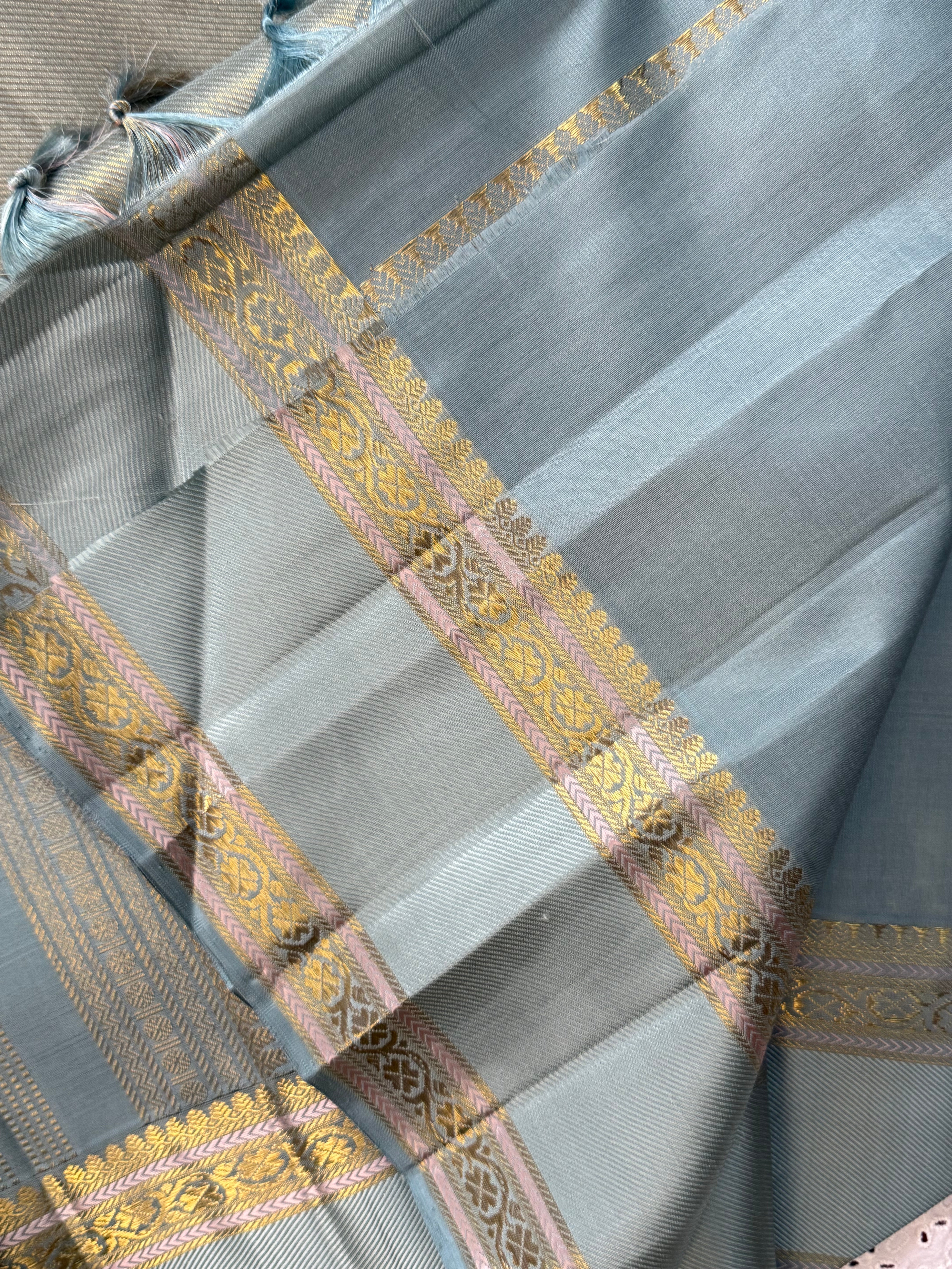 Powder blue kattam butta / Kanjipuram silk