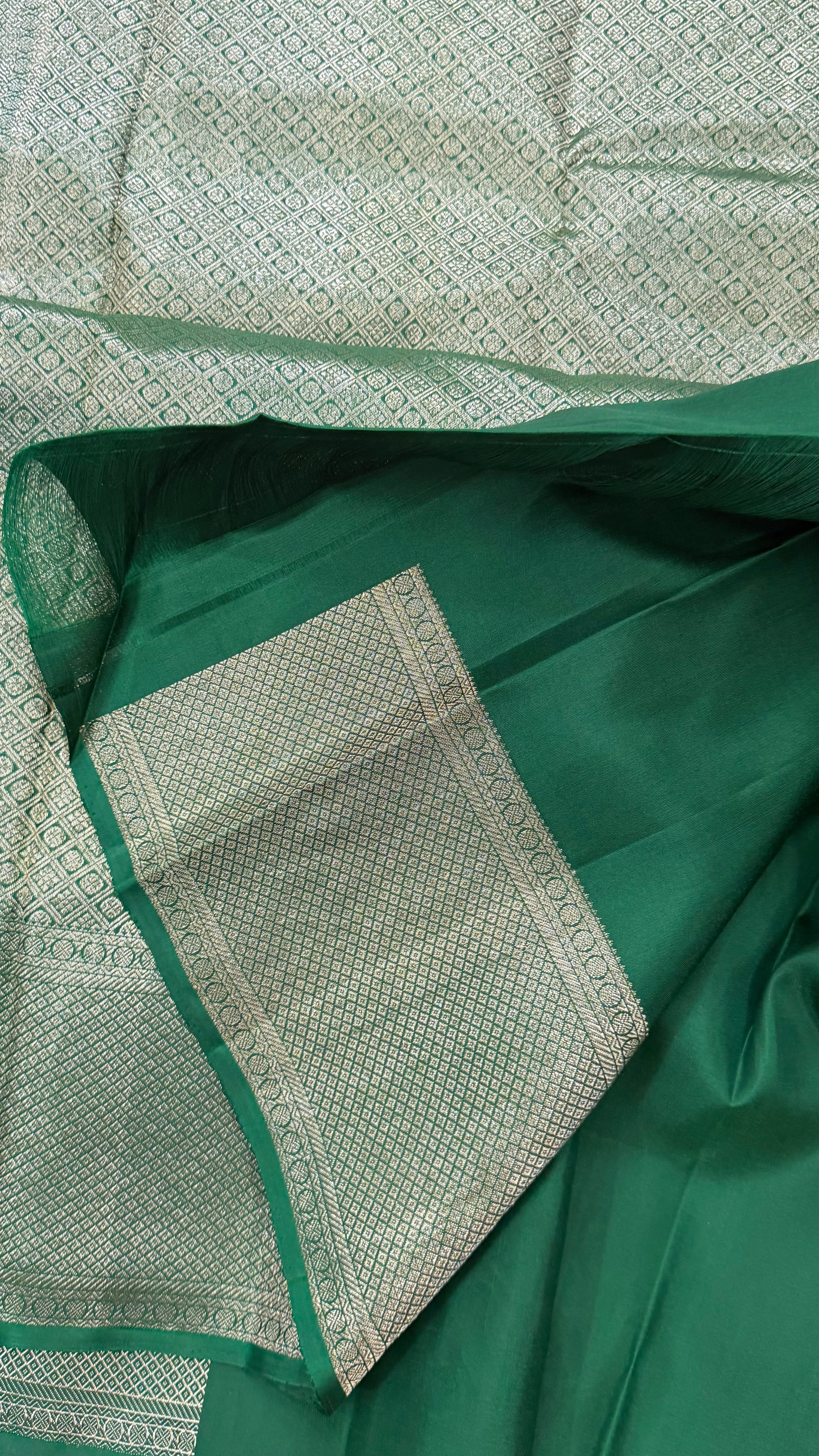 Amoha : Green coin Butta Kanjipuram silk 9093CL