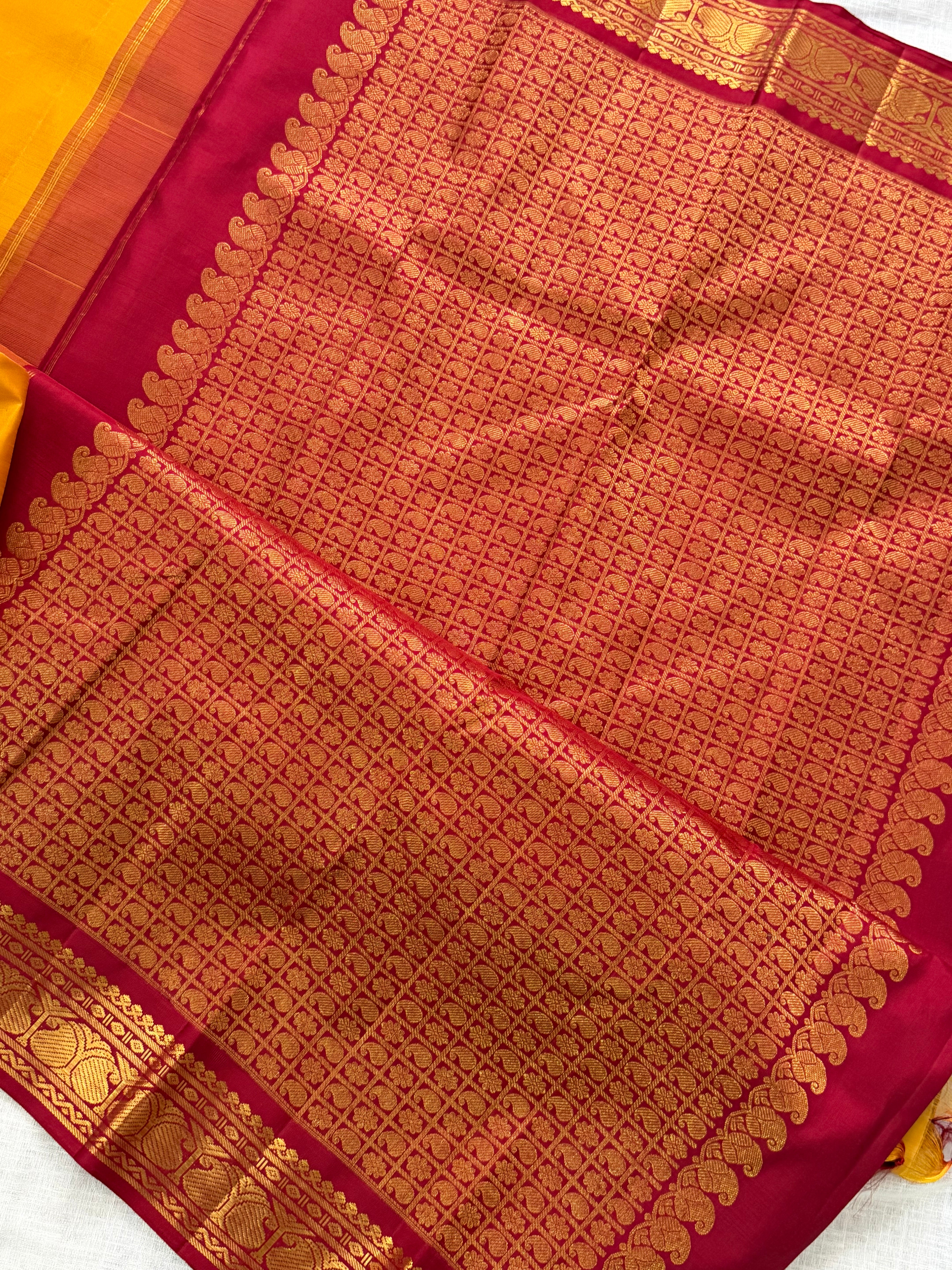 Yellow korvai / Arani silk