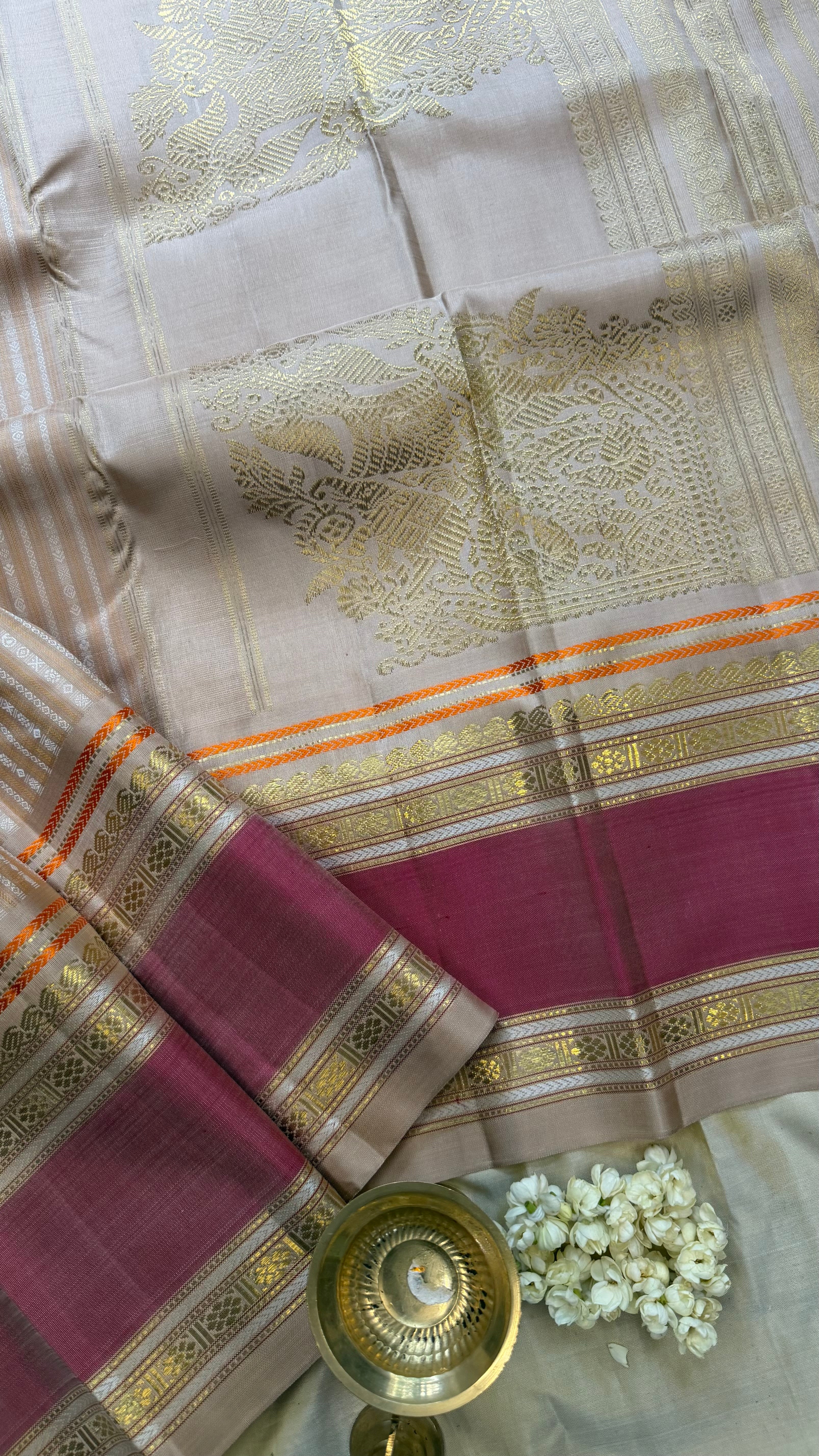 Master weaver - Special veldhari and corner pallu butta / Kanjipuram Silk