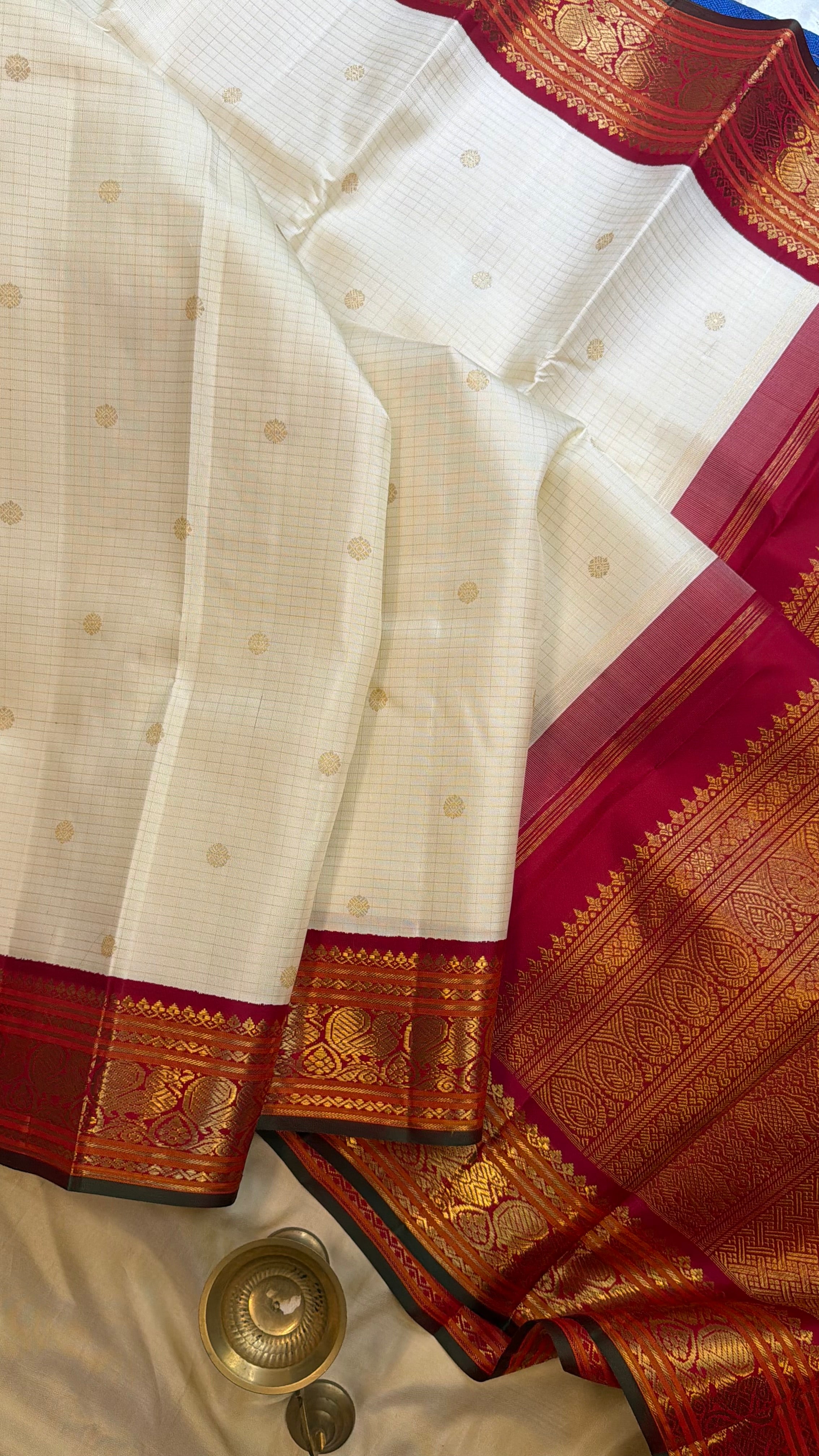 Off white Zari Kattam Korvai / Kanjipuram silk