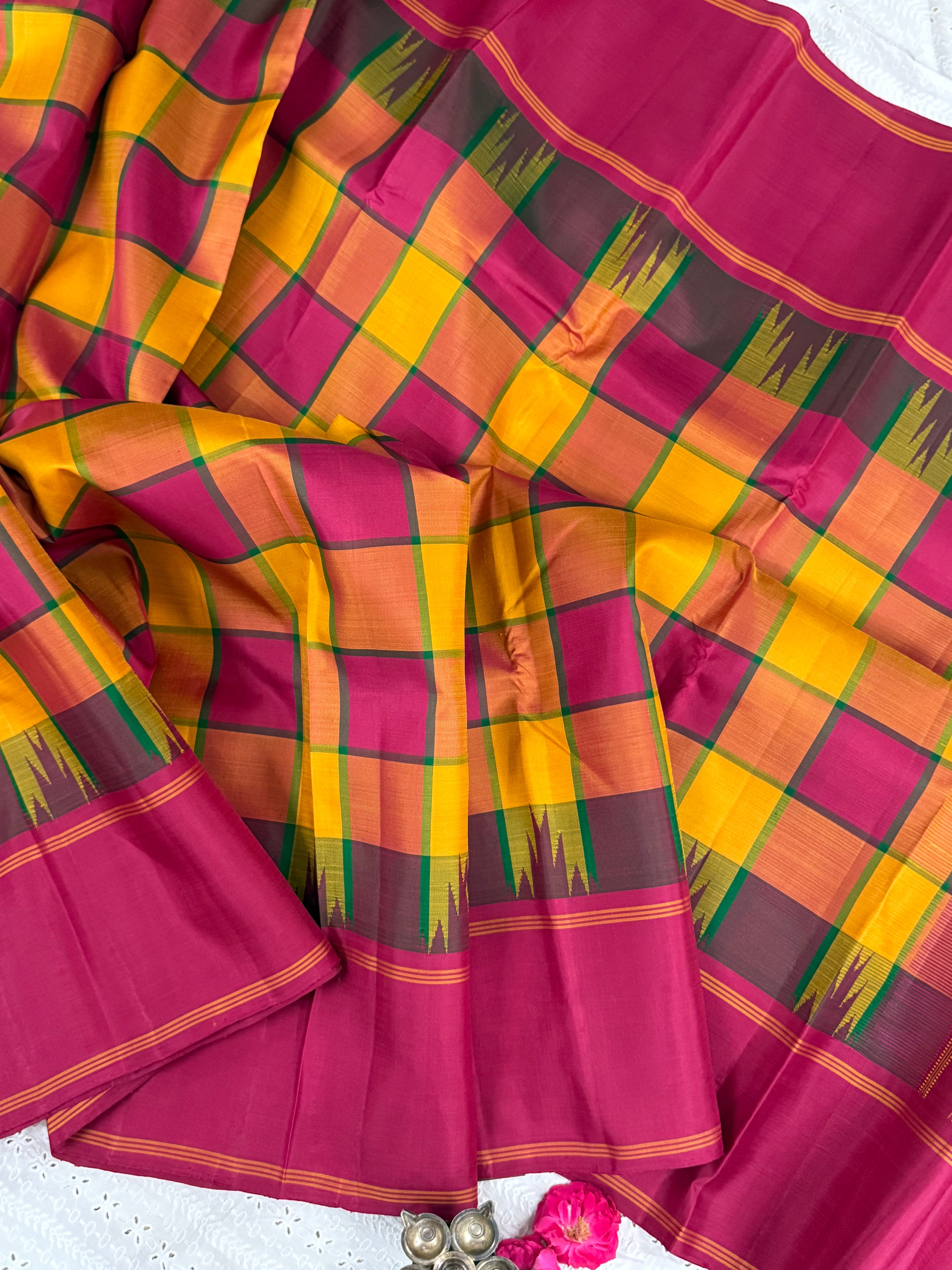 Paalum pazhamum kattam / Arani silk