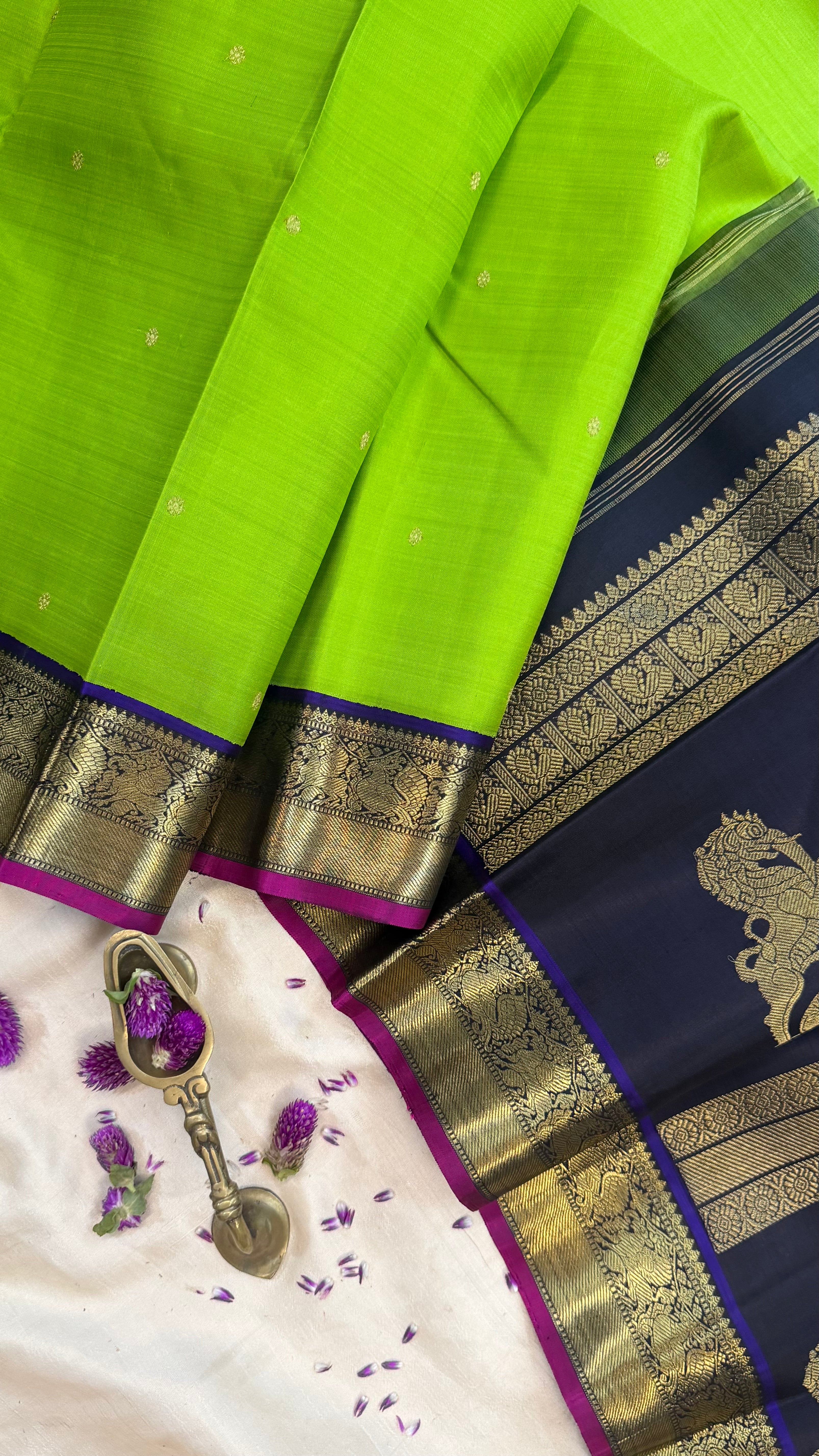 Parrot green Korvai  / Kanjipuram silk