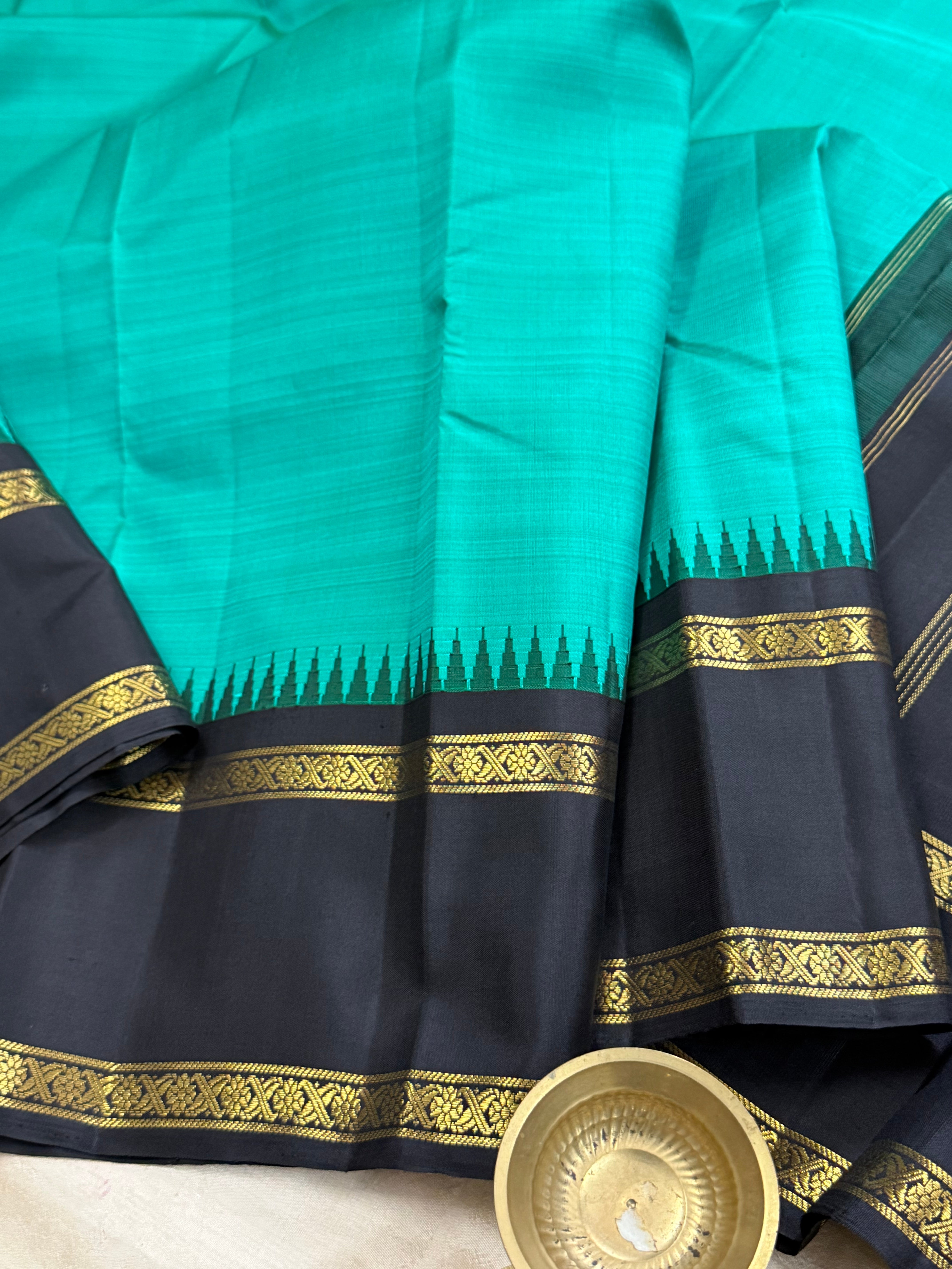 Master weaver - Rama green and black rettapet border/ Kanjipuram silk