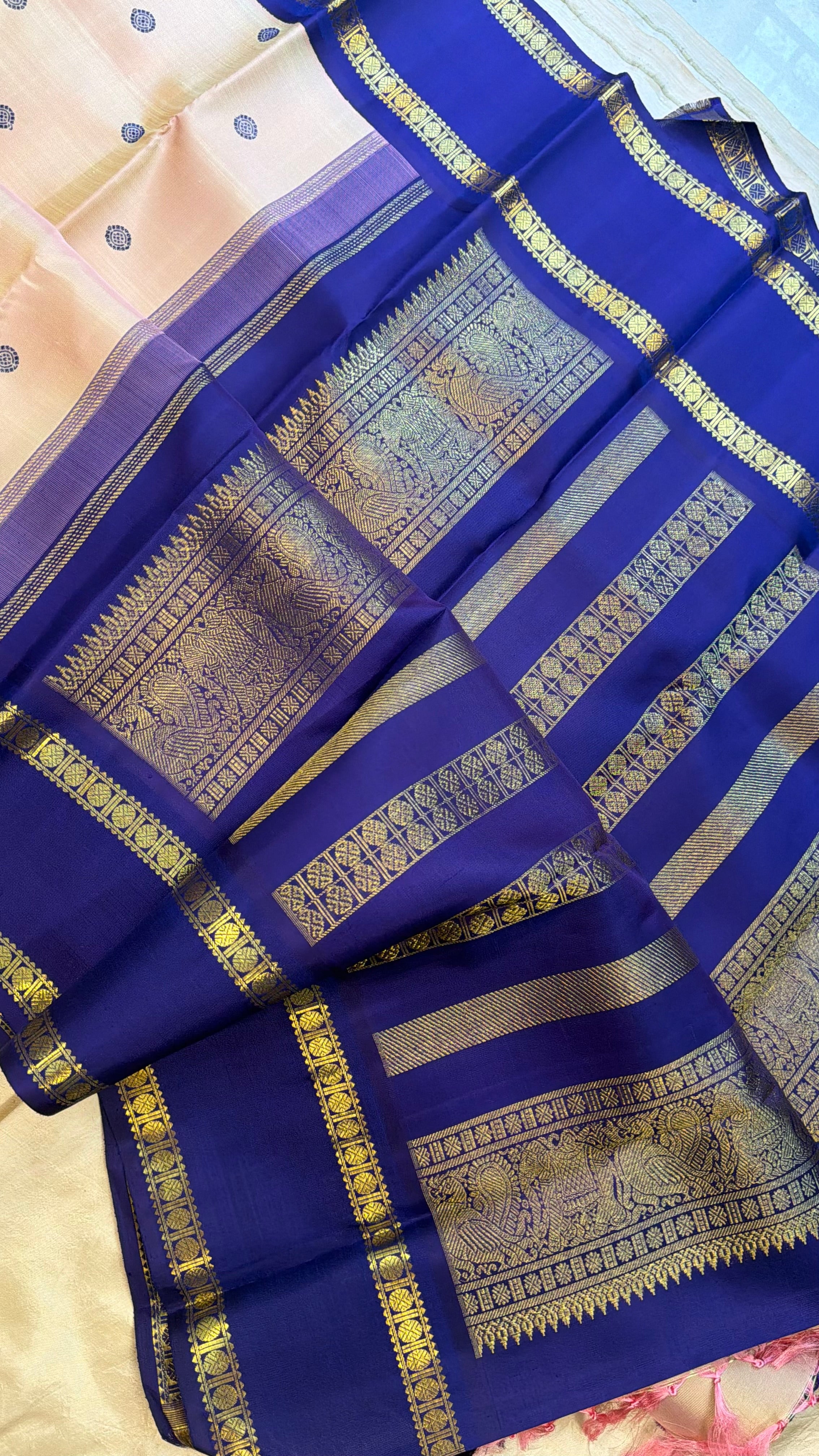 Double tone Korvai Kanjipuram silk