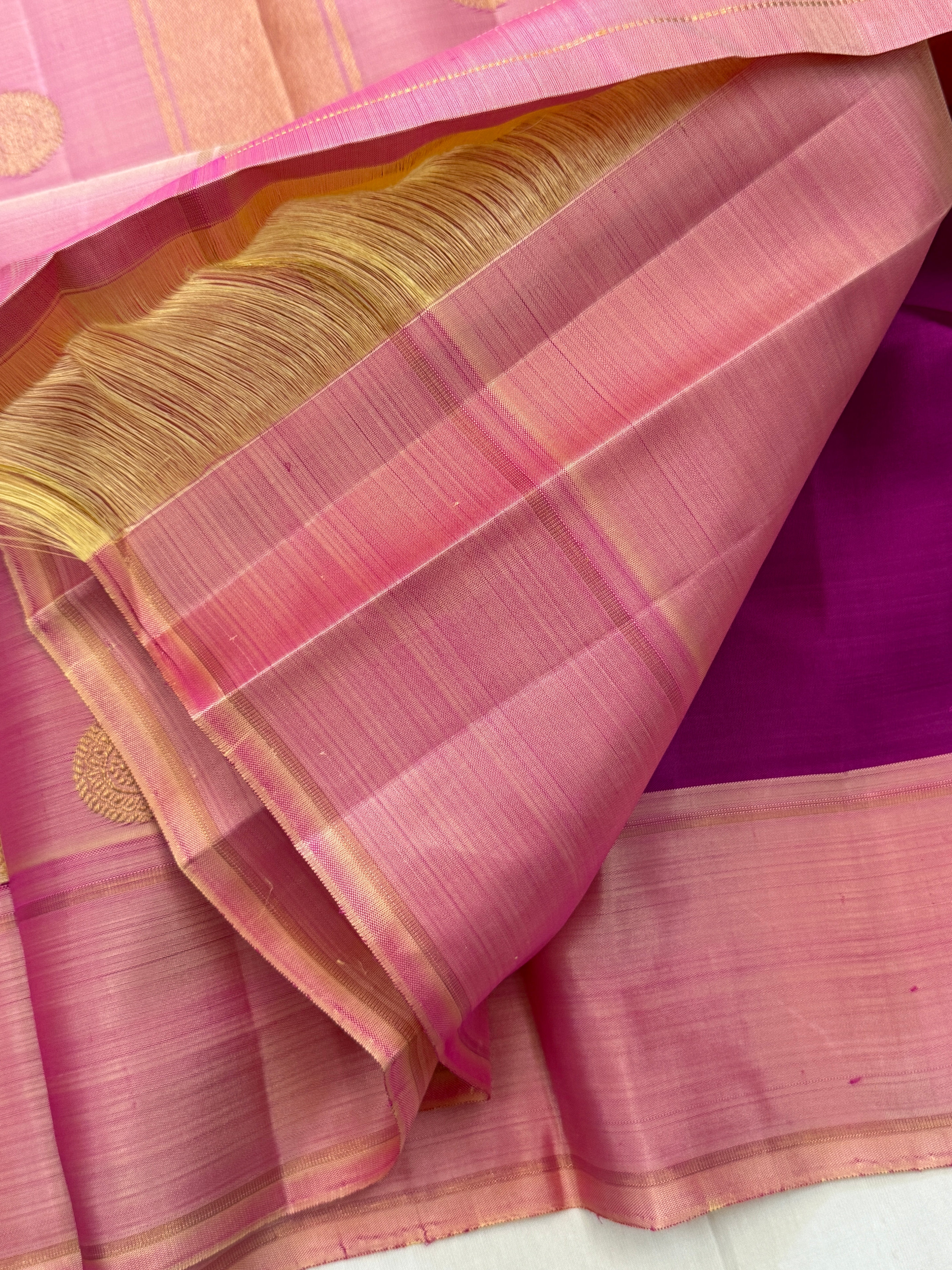Magenta pink yazhli Butta body with Retta pay border/ Kanjipuram silk CLSA11224