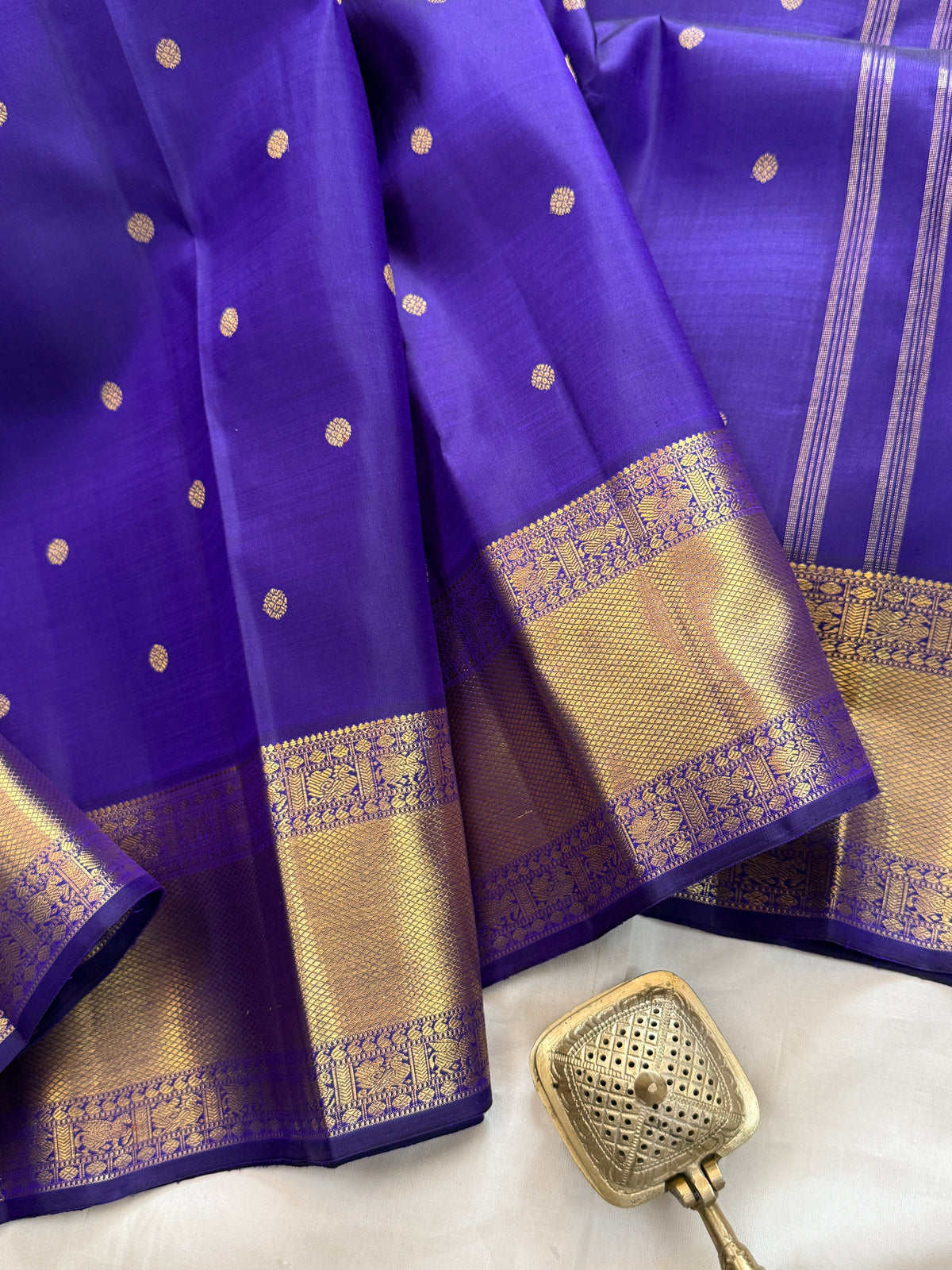 Brinjal Blue - Day 3 Navarthri colour pure Zari Kanjipuram silk / getti border and small Butta clsa 11613