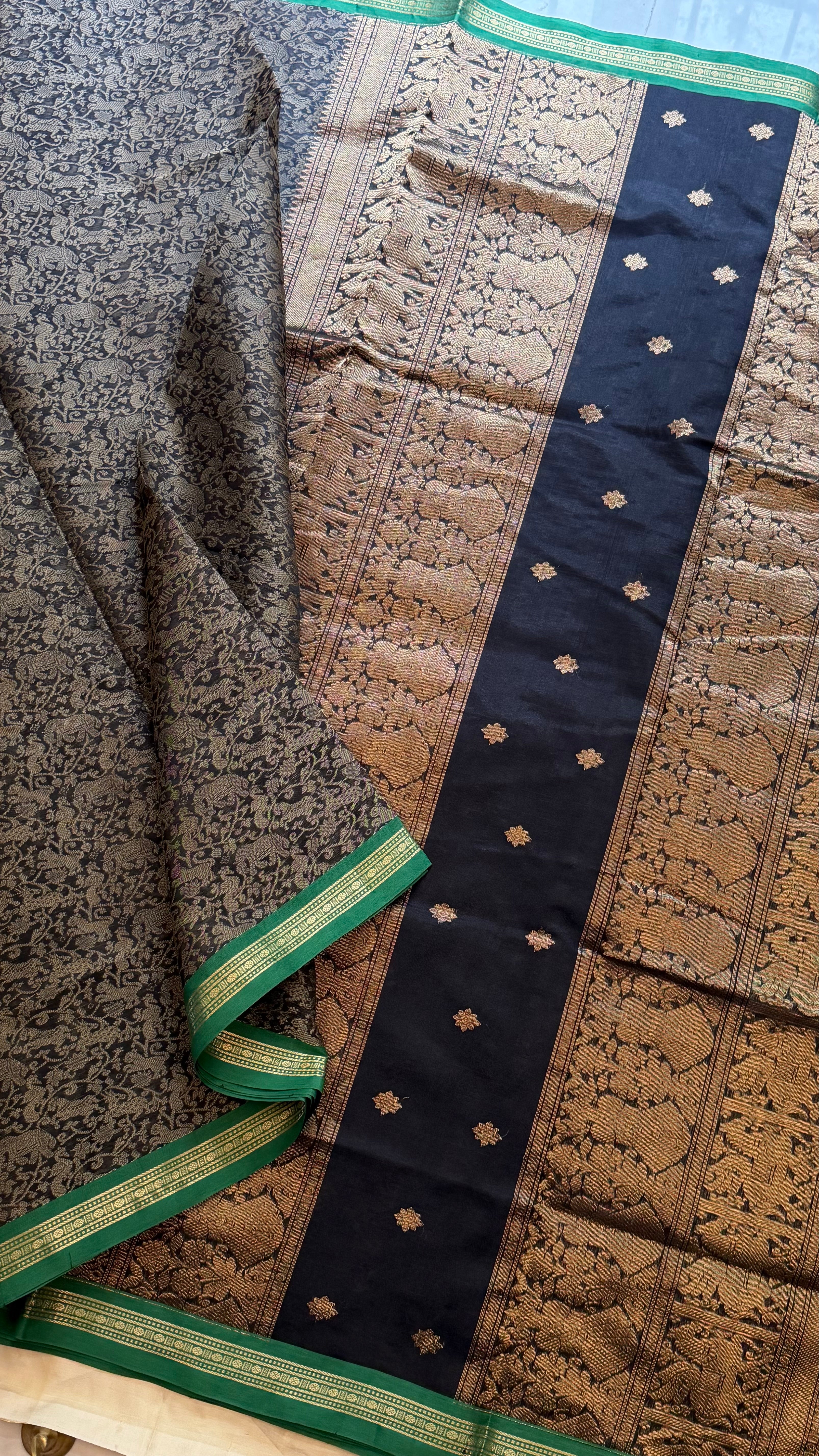 Black vanasingaram small pet silk cotton.